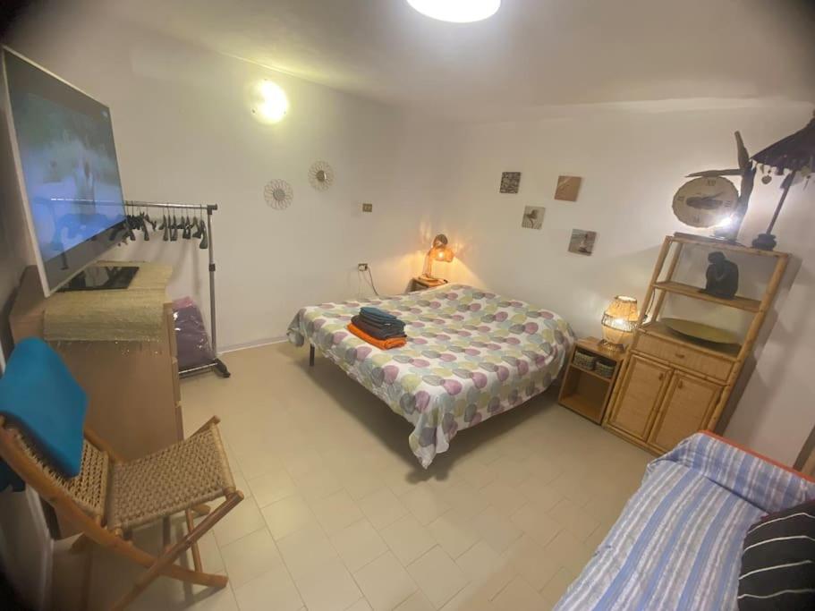 One-Bedroom Apartment photo 3