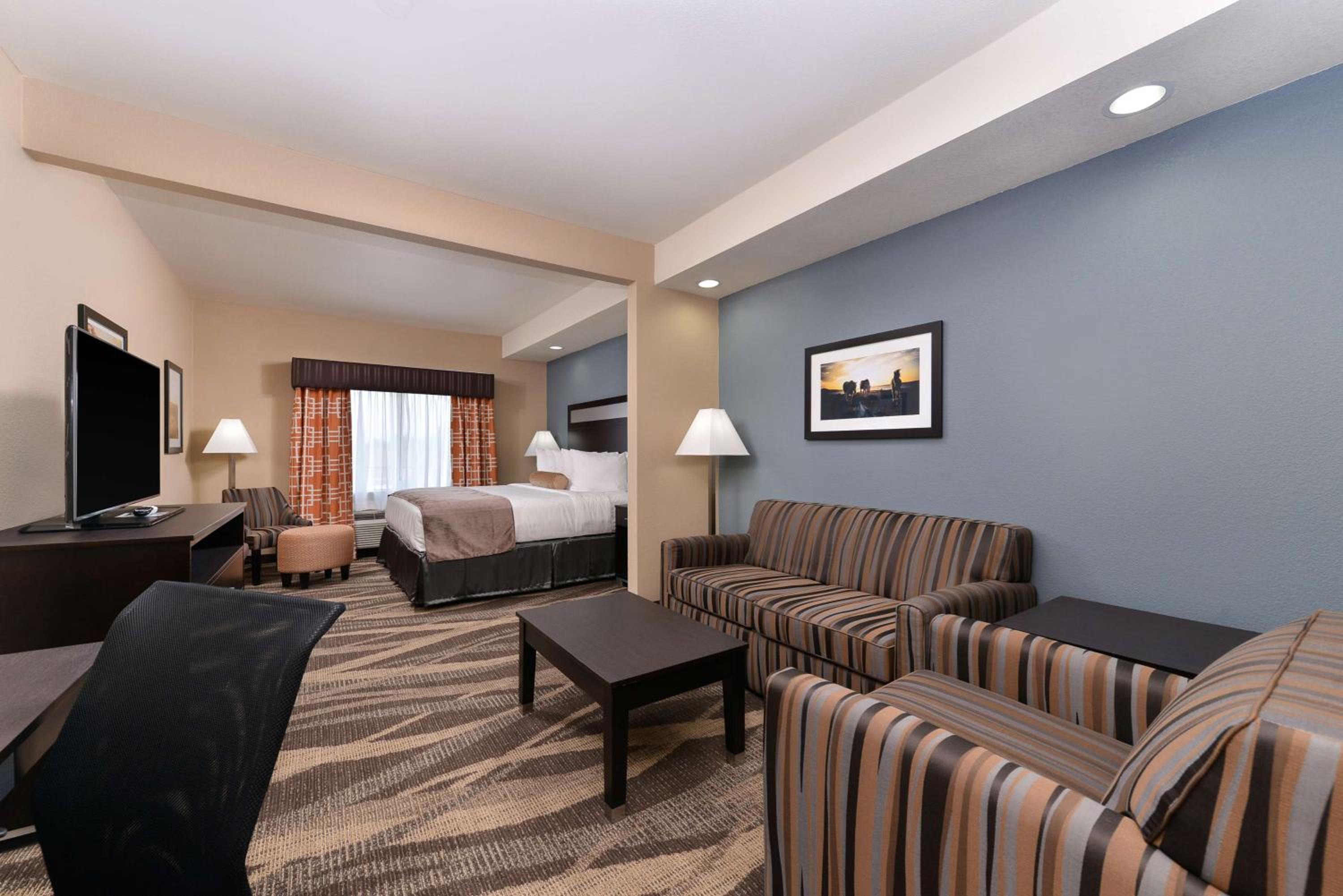 King Suite with Roll - In Shower - Mobility Access