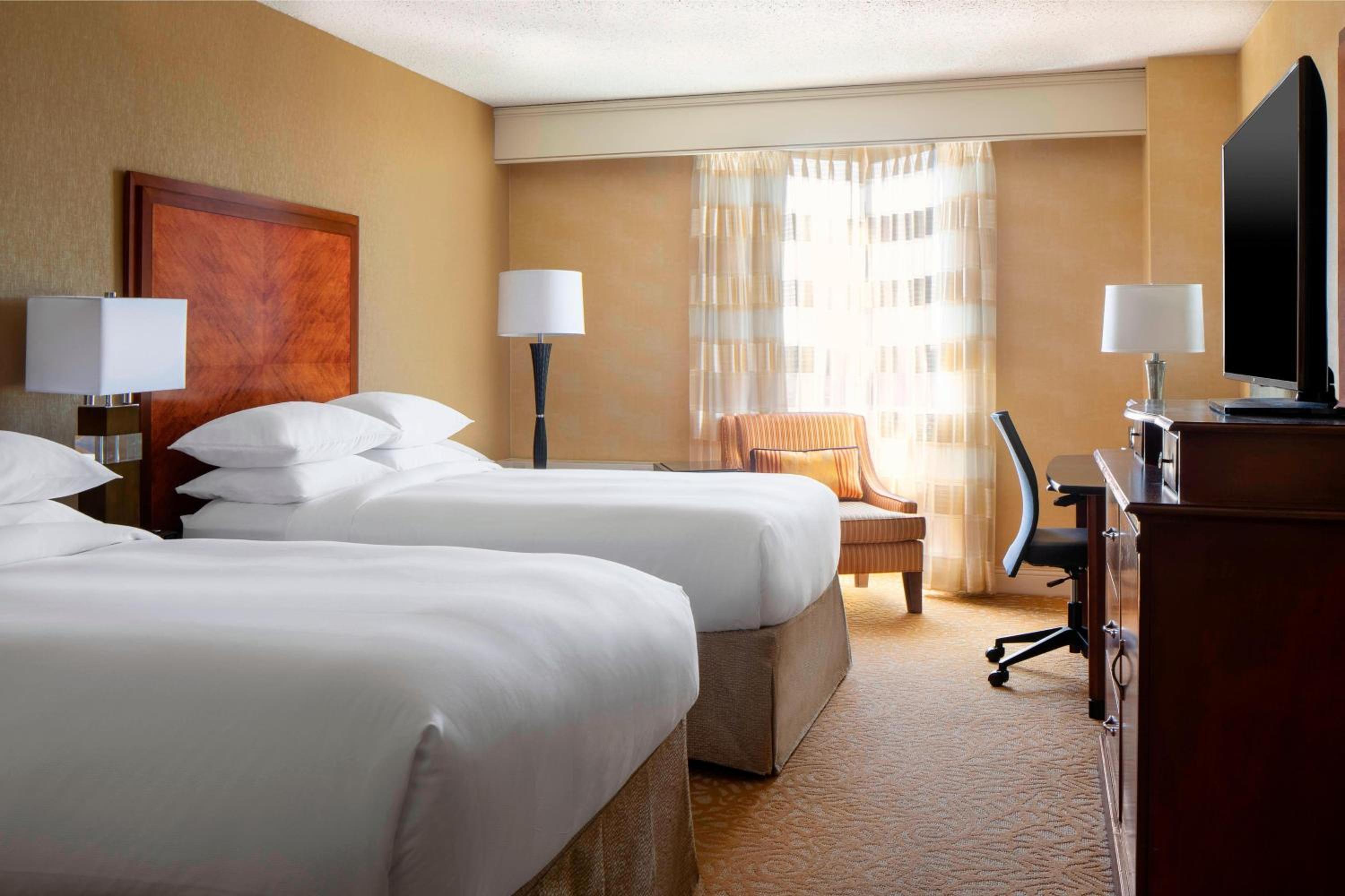 Guest Room 2 Doubles, Guest room, 2 Double (Mobility &amp; Hearing Accessible w/ Roll-in Shower) photo 2