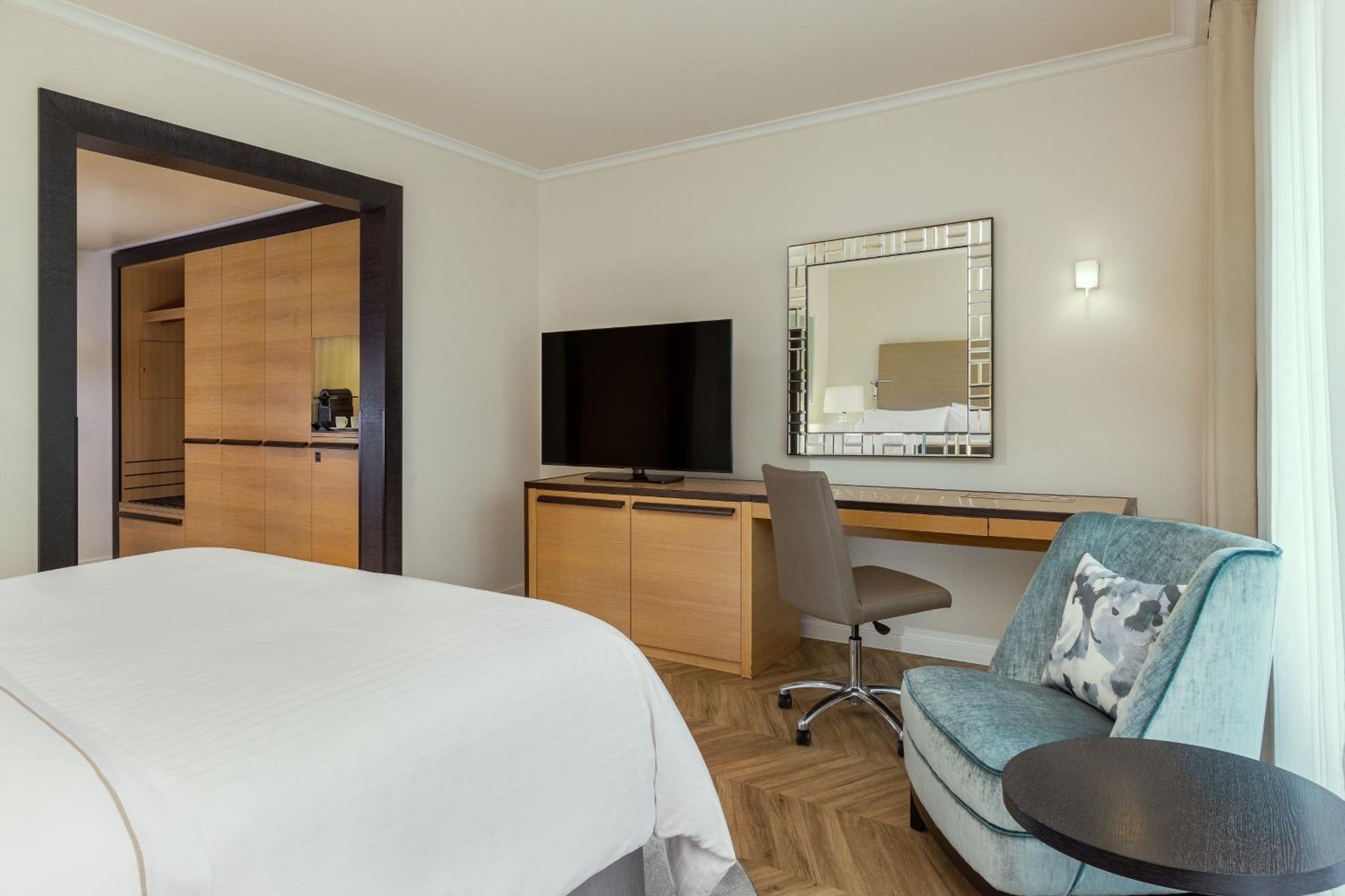 Garden Superior King Room with Balcony
