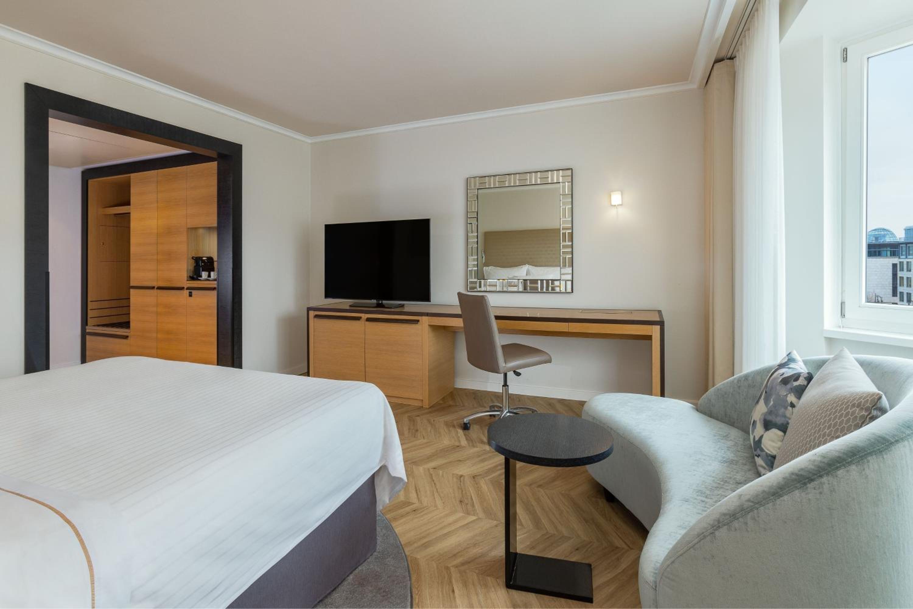 Superior Panoramic King Room