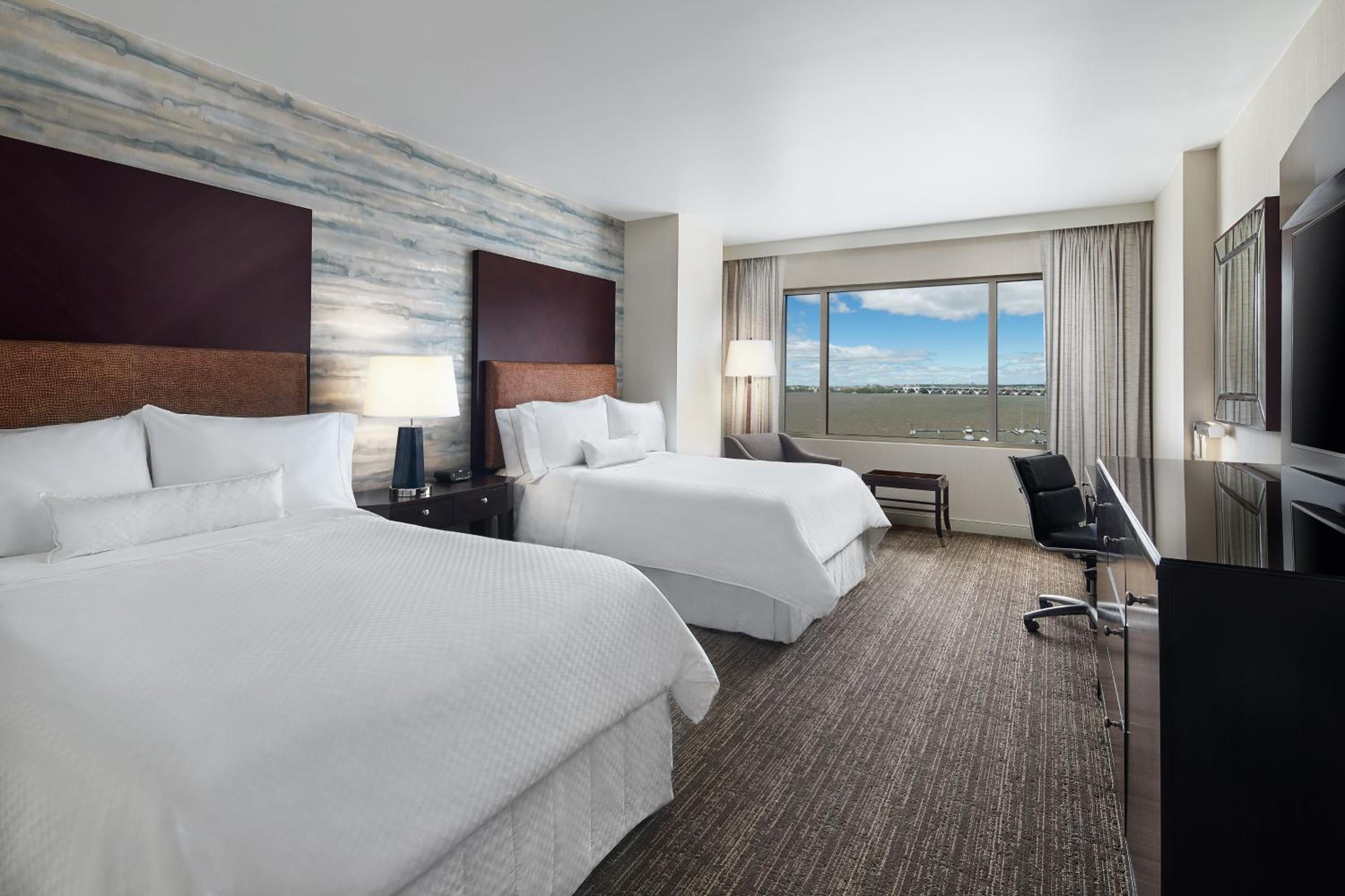 Deluxe, Guest room, 2 Double Beds, Riverview - Photo 1