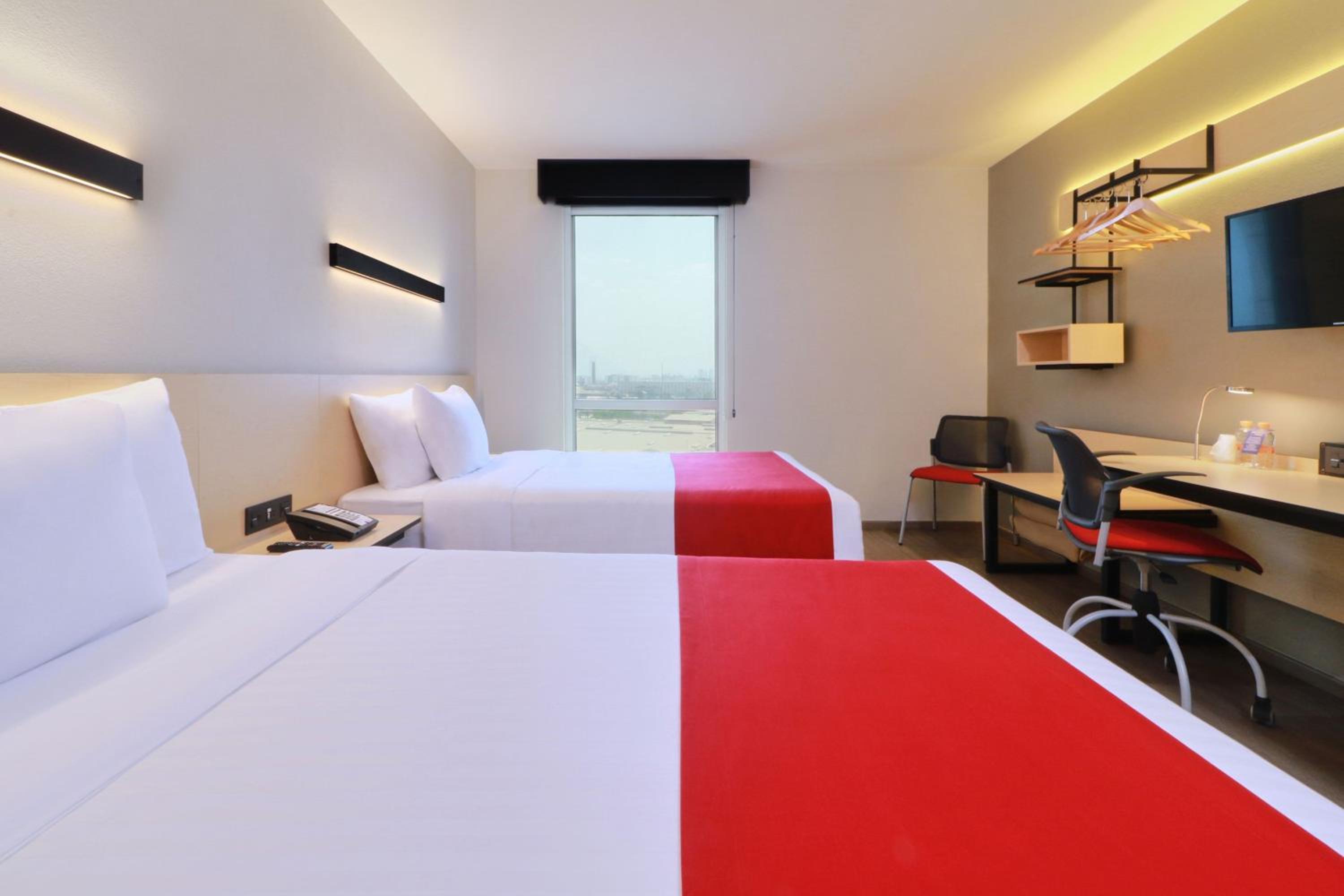 Double Room with Two Double Beds - Photo 2