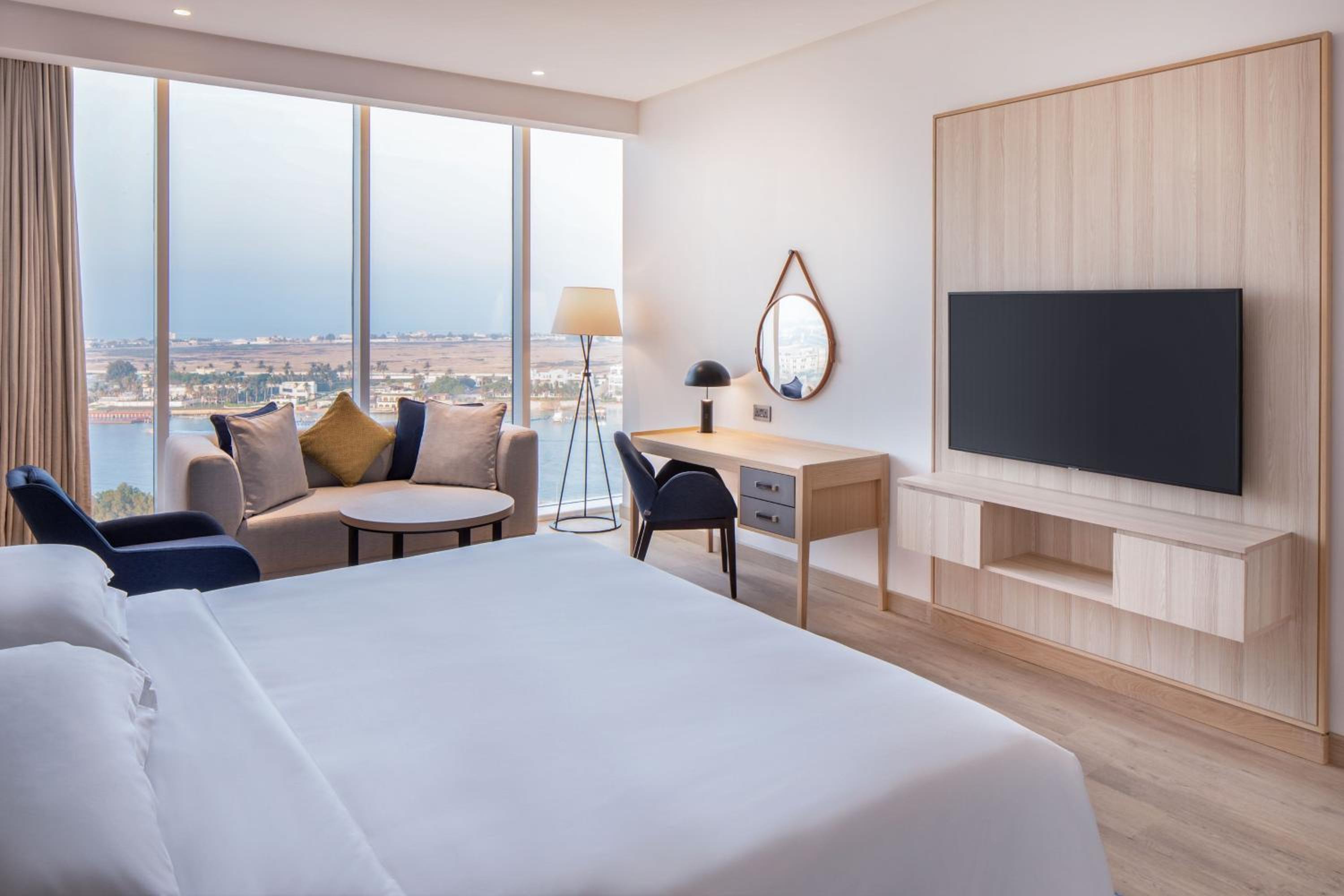 Superior King Room - Photo 3