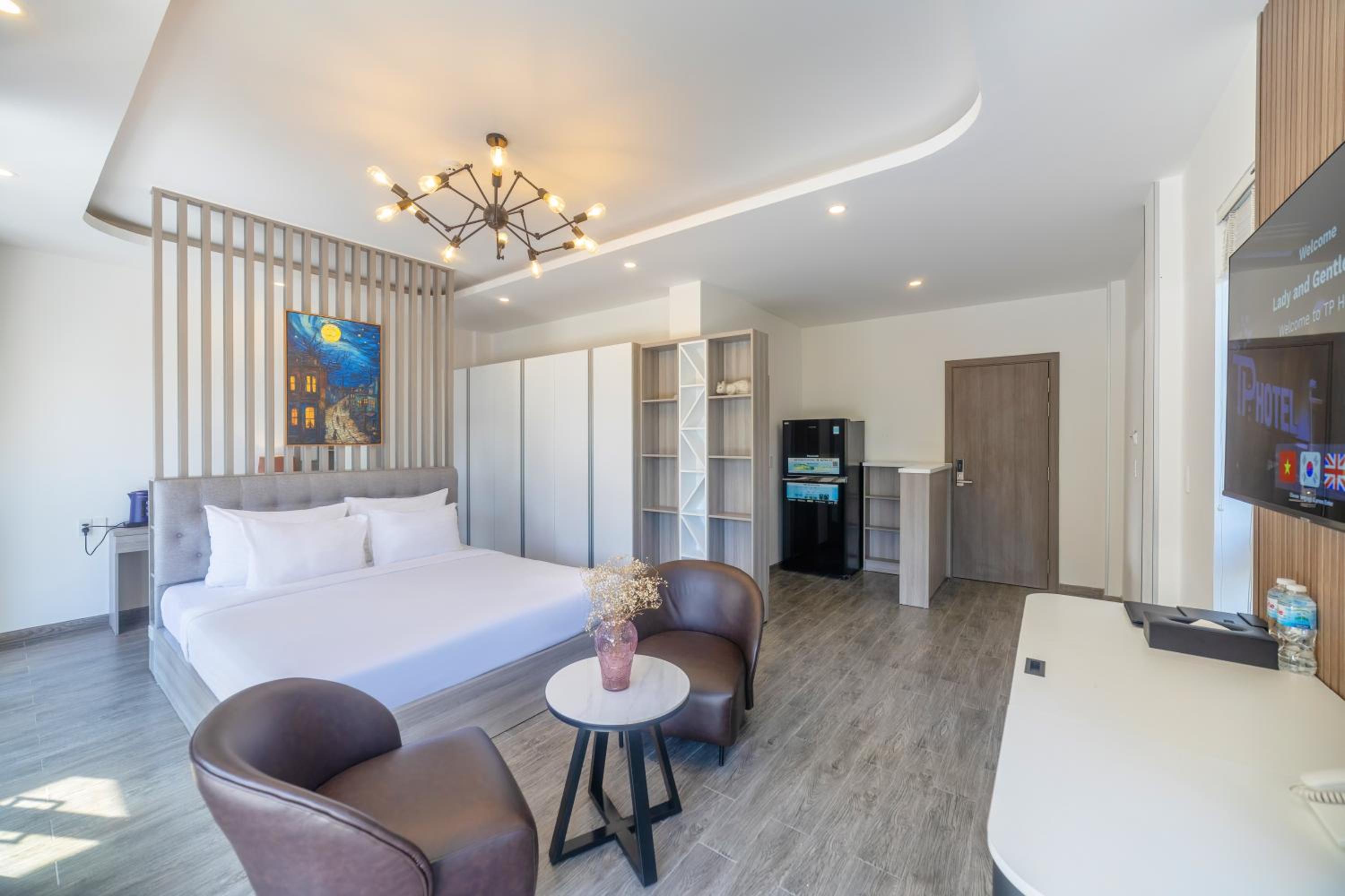 Deluxe Double Room with Balcony photo 3