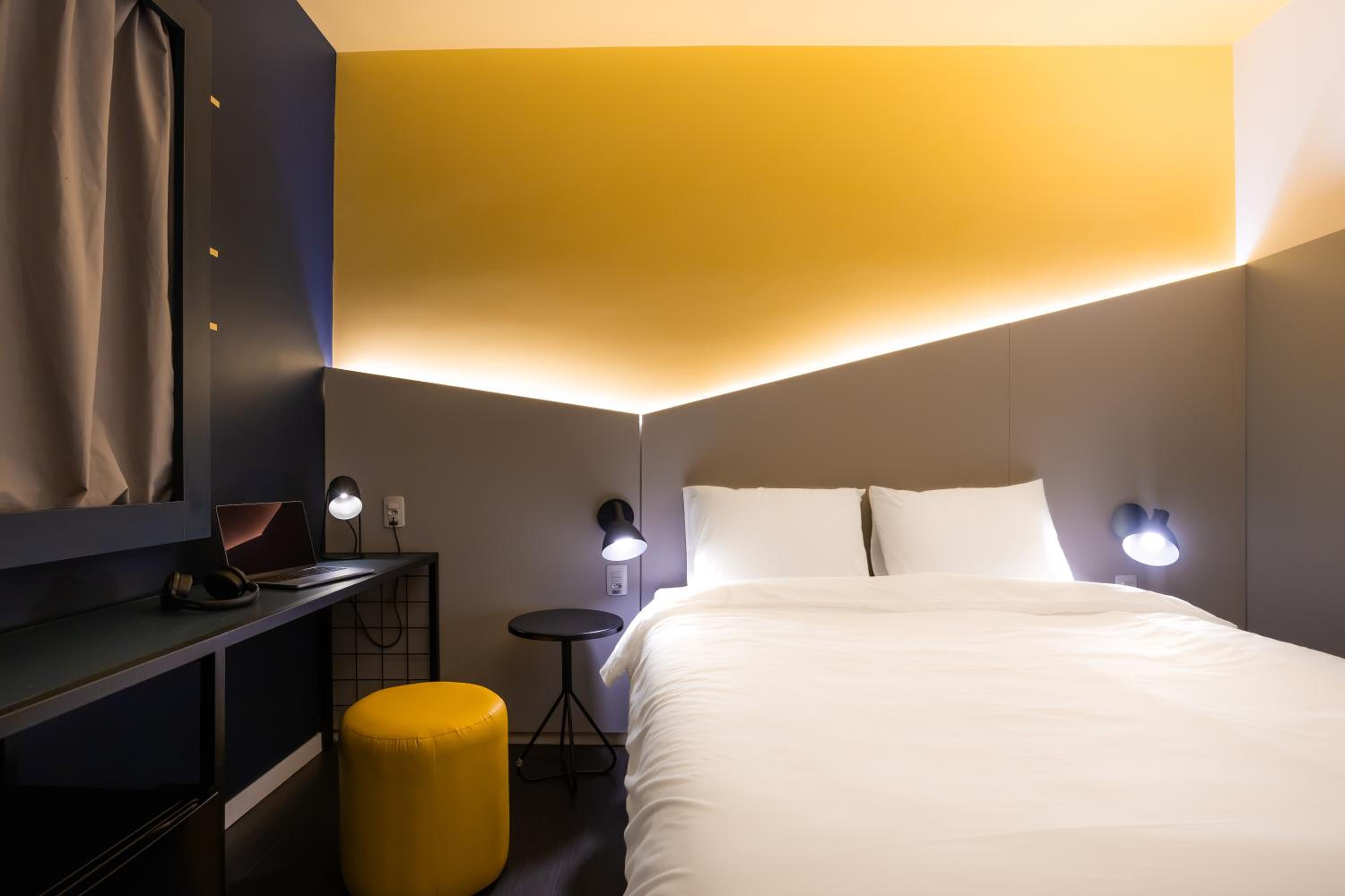 Standard Non Smoking Room with One Double Bed photo 3