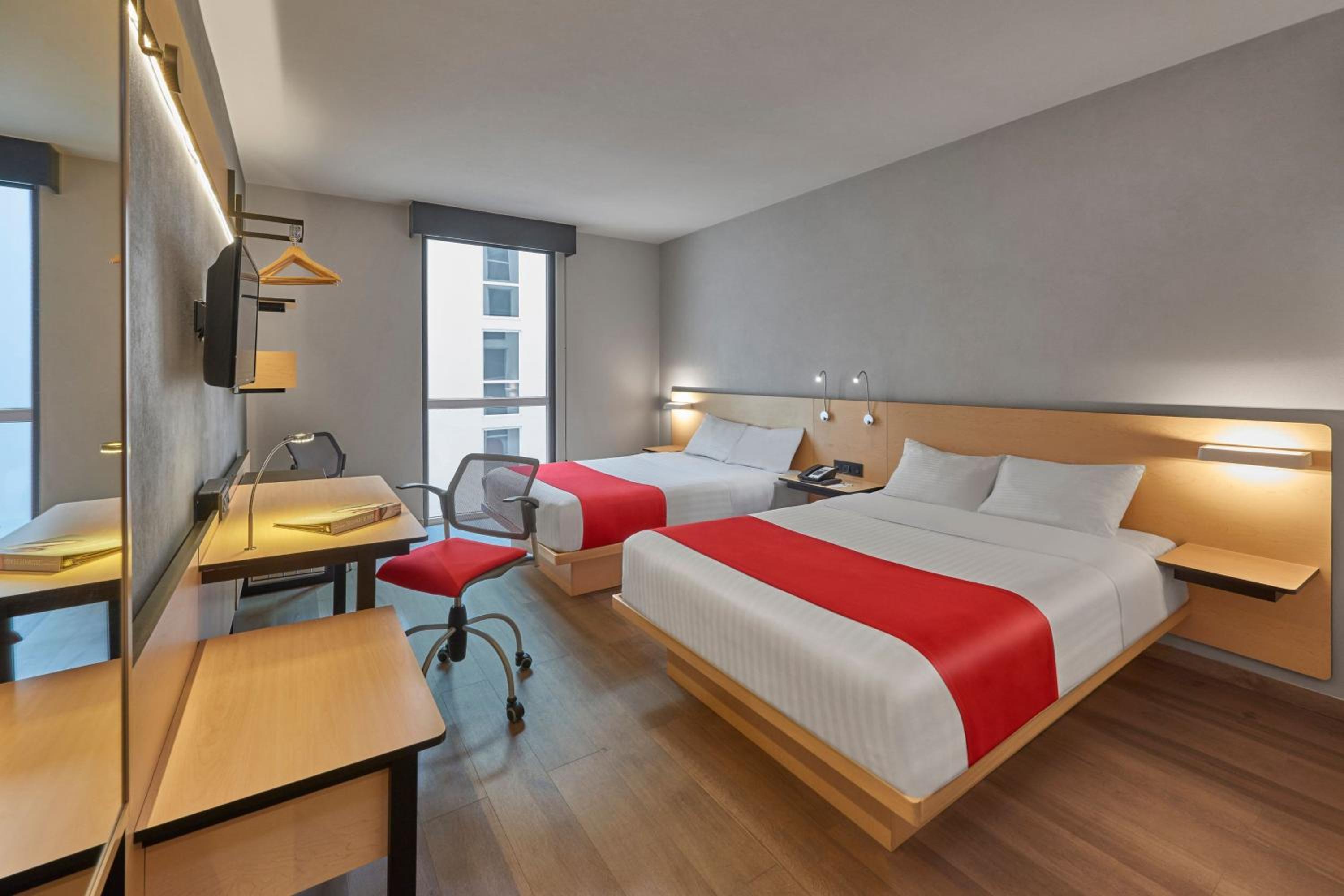 Double Room with Two Double Beds - Photo 6