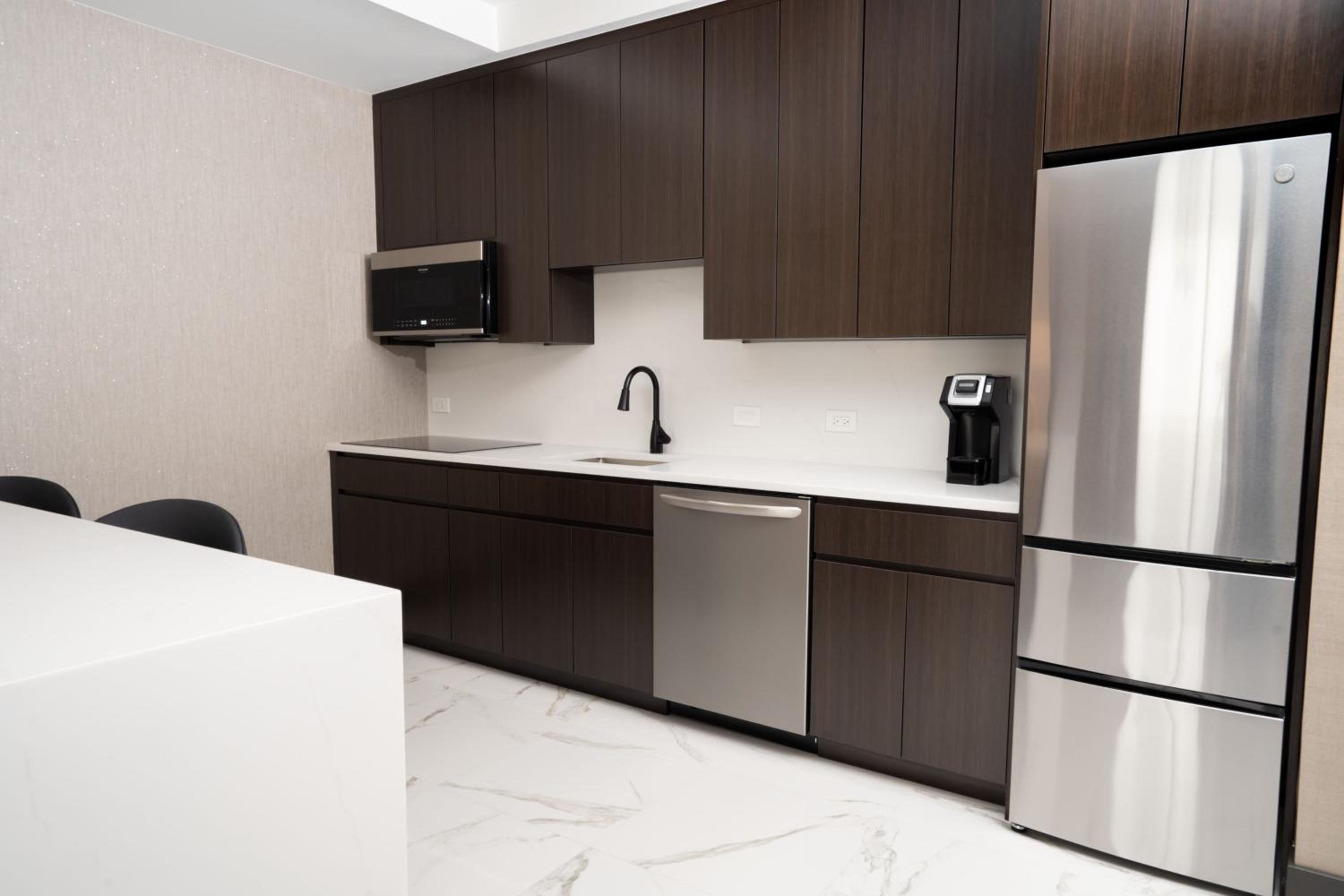 One-Bedroom King Suite with Sofa Bed - Photo 6