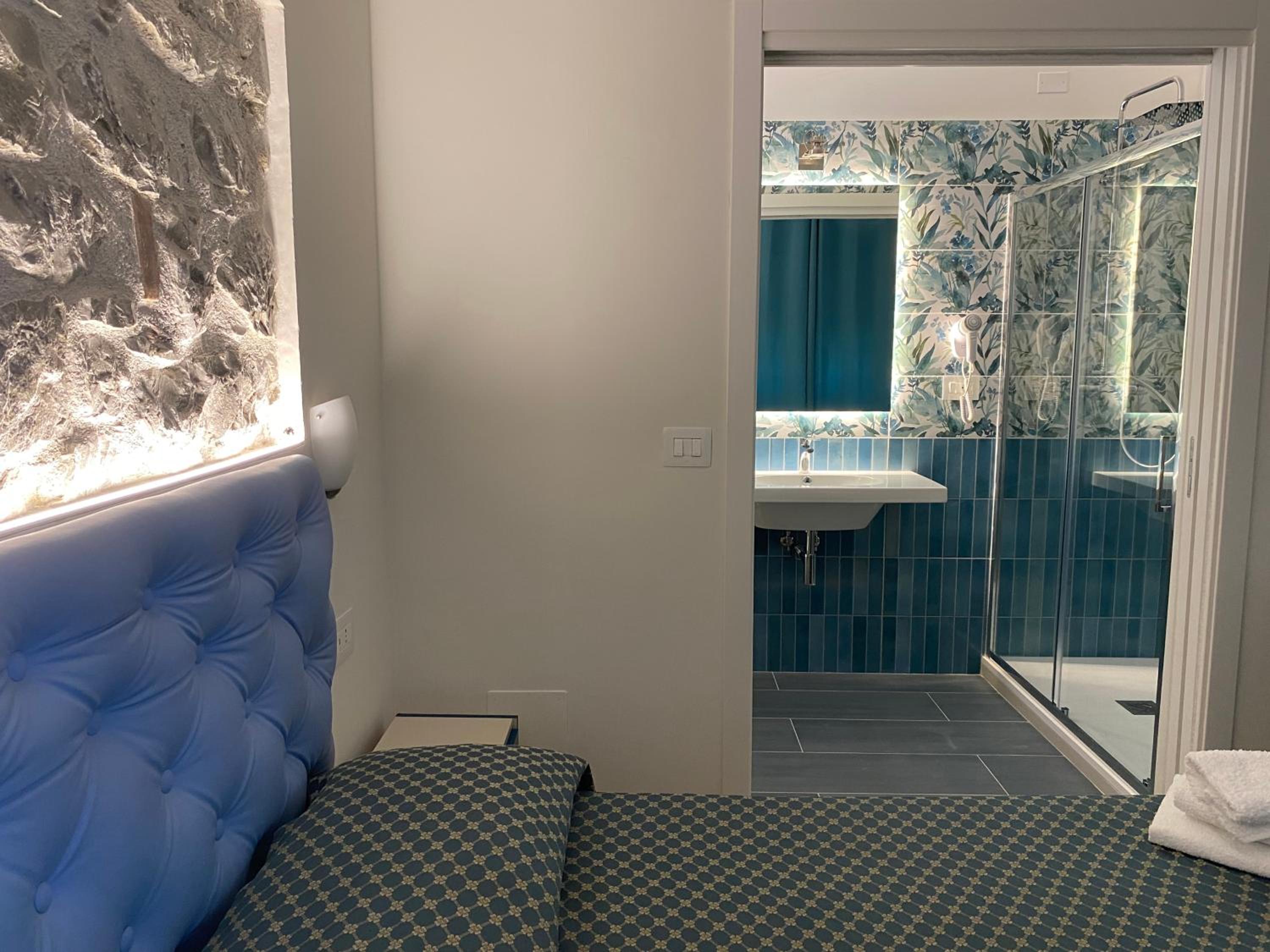Double Room with Sea View photo 3