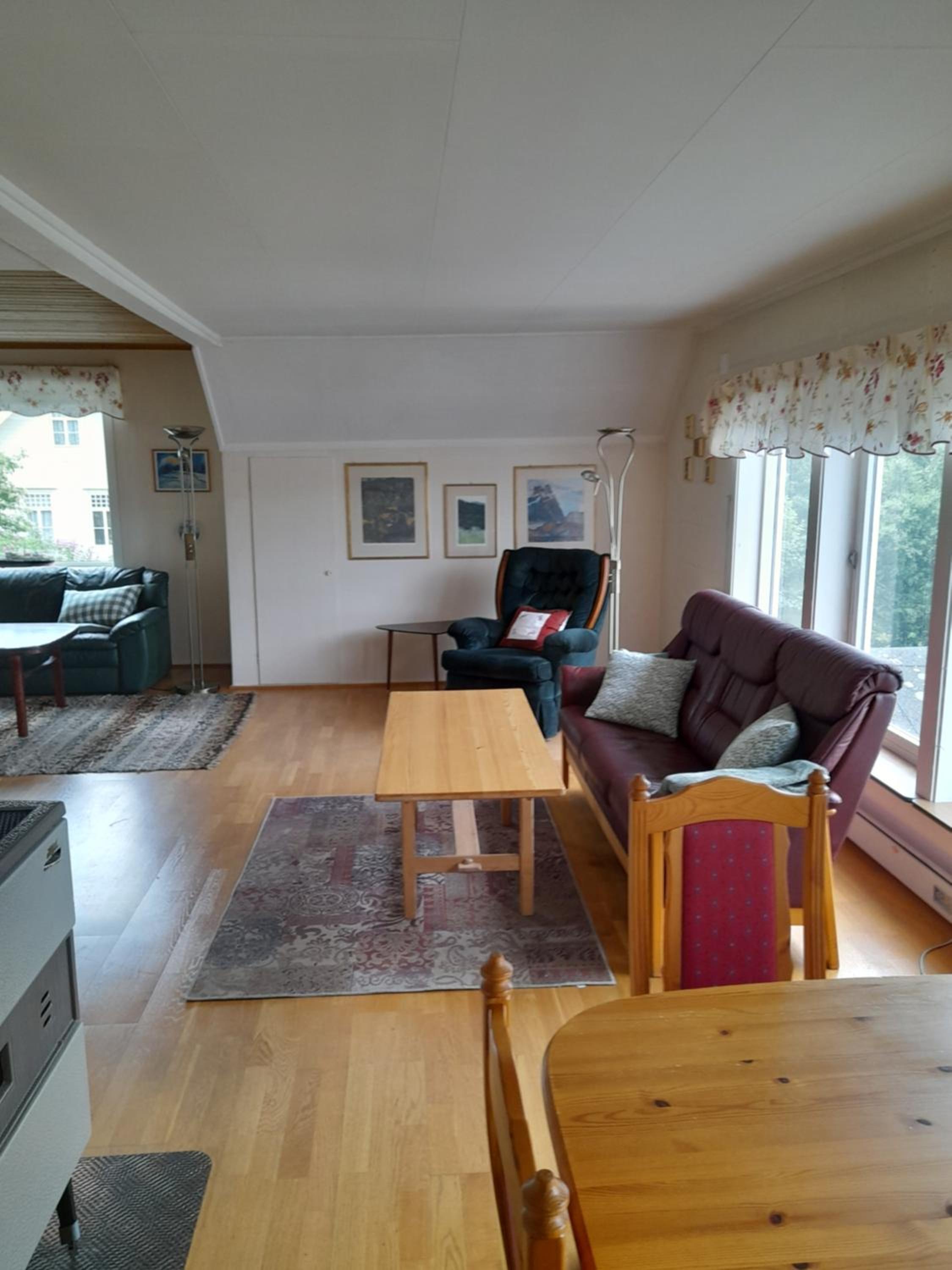 Three-Bedroom House photo 2