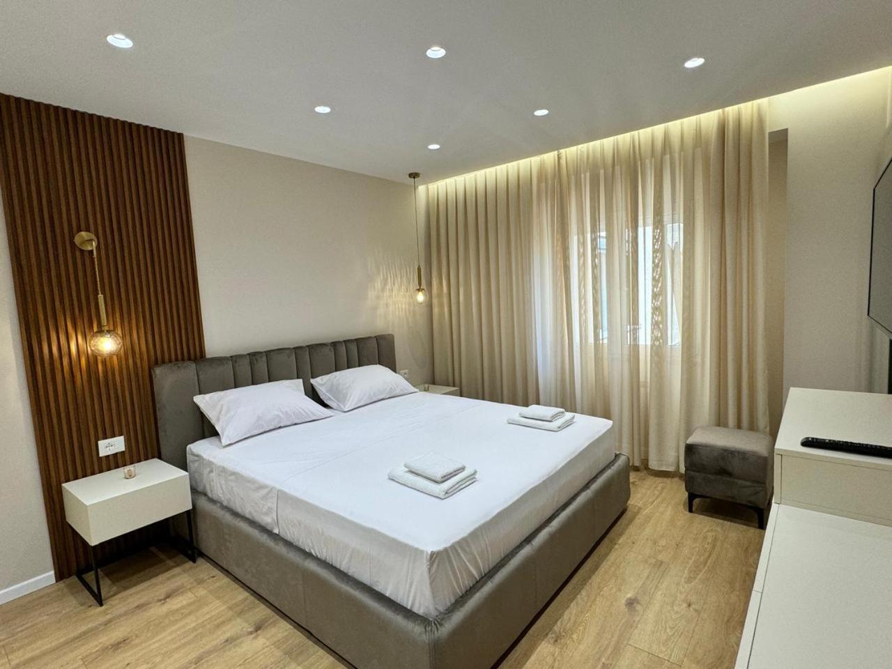 One-Bedroom Apartment with Balcony