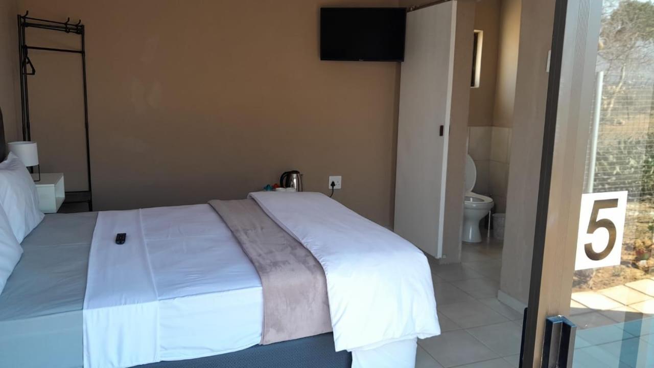 Double Room With Private Bathroom photo 1