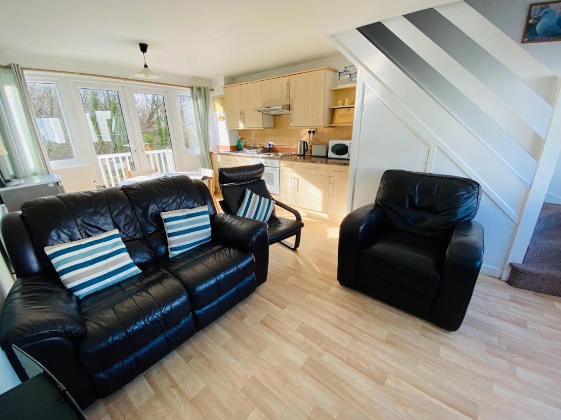 Two-Bedroom House photo 3