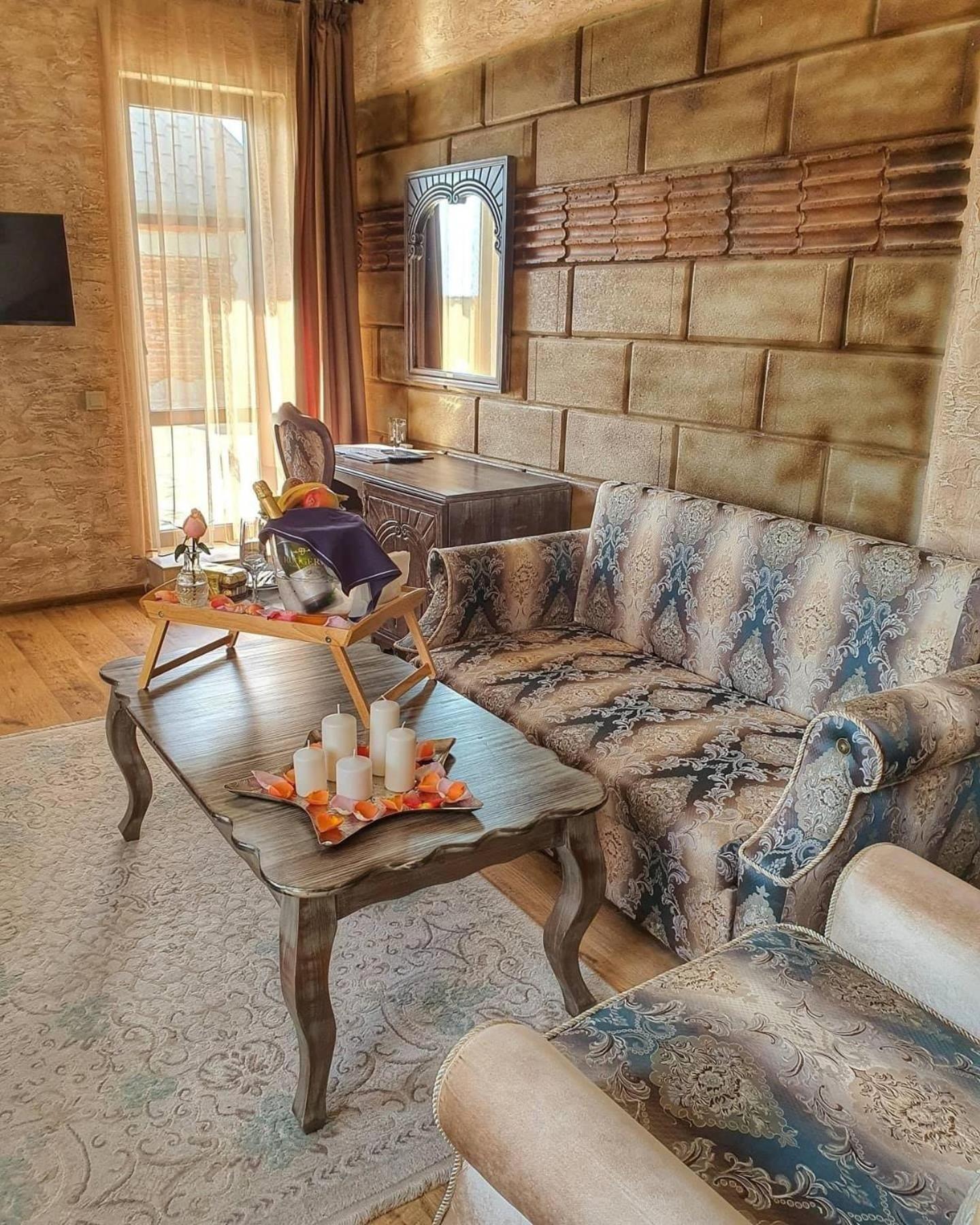 Queen Room with Garden View - Photo 5