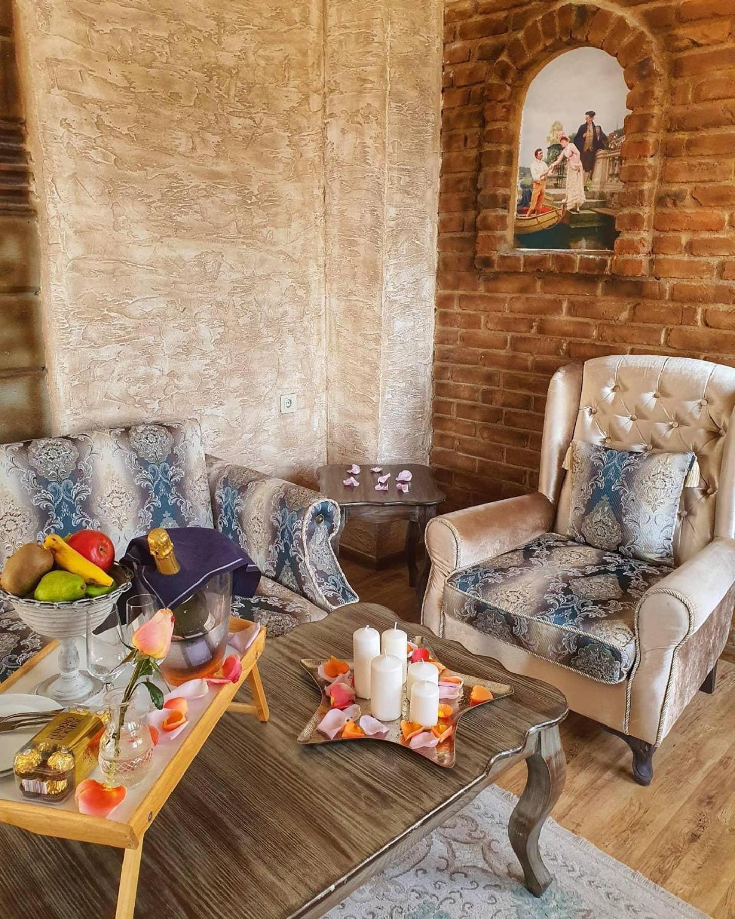 Queen Room with Garden View - Photo 6