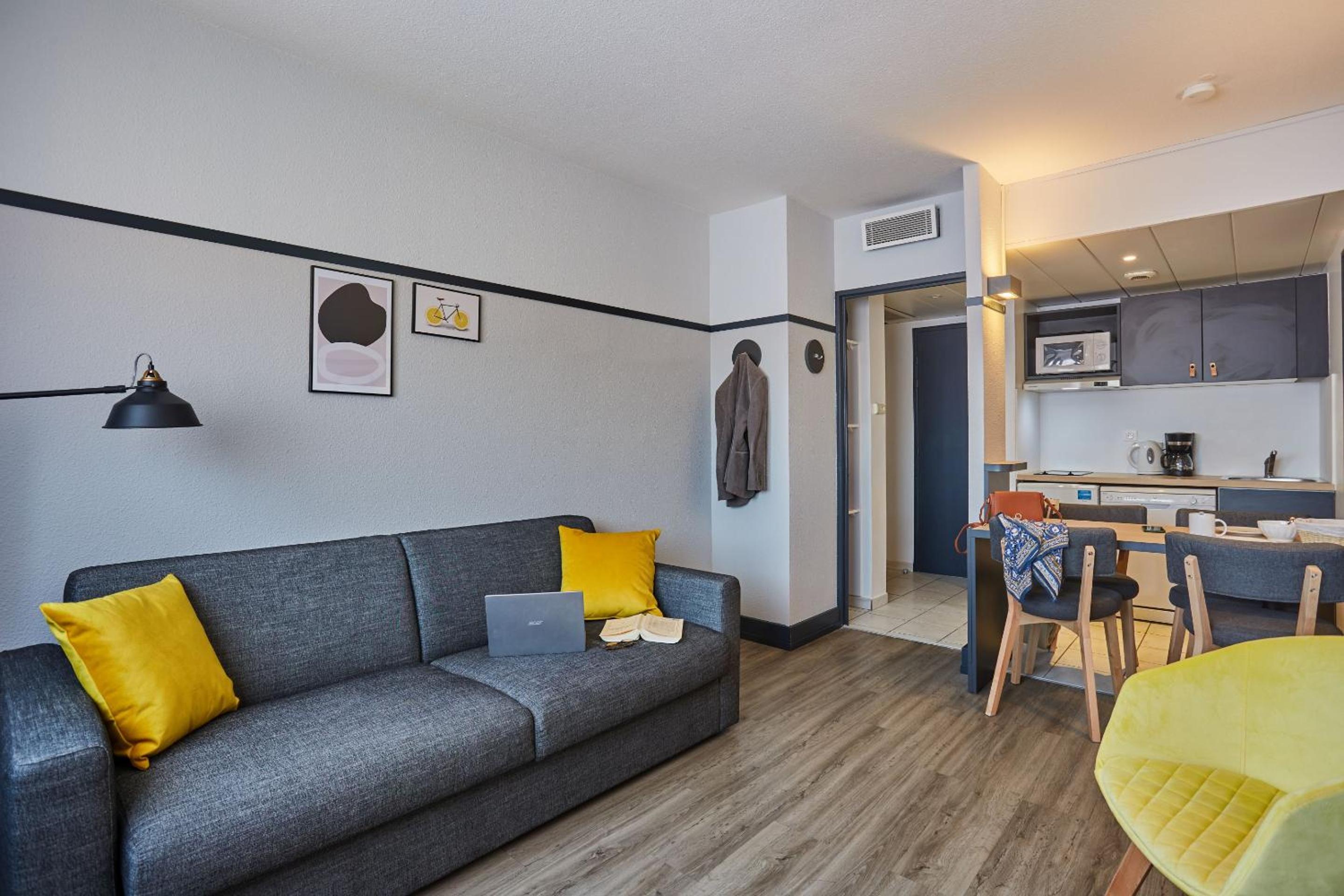 One-Bedroom Superior Apartment photo 1