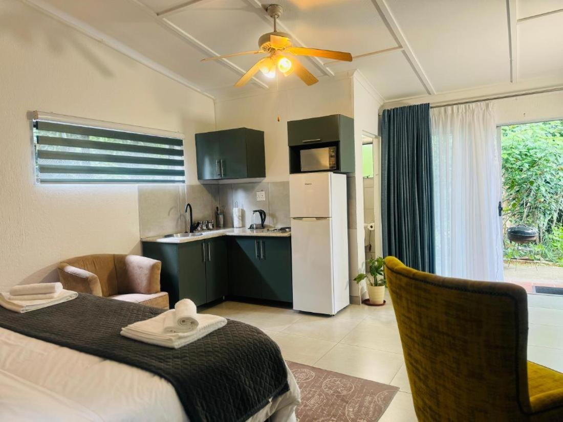 Double or Twin Room photo 2
