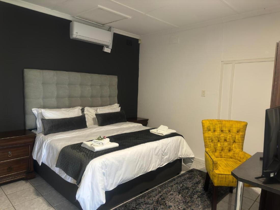 Double or Twin Room photo 1