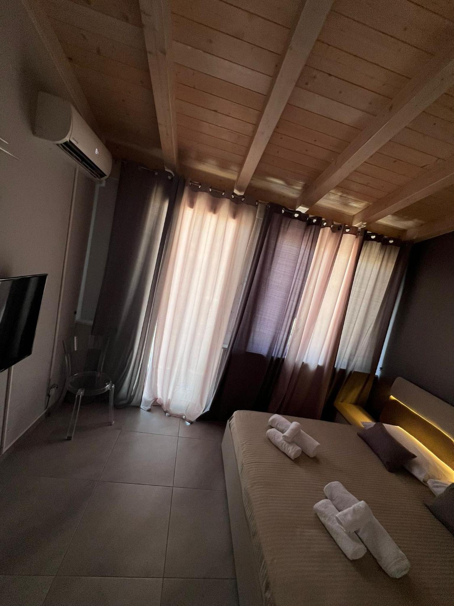 One-Bedroom Apartment with Sea View and Terrace photo 2