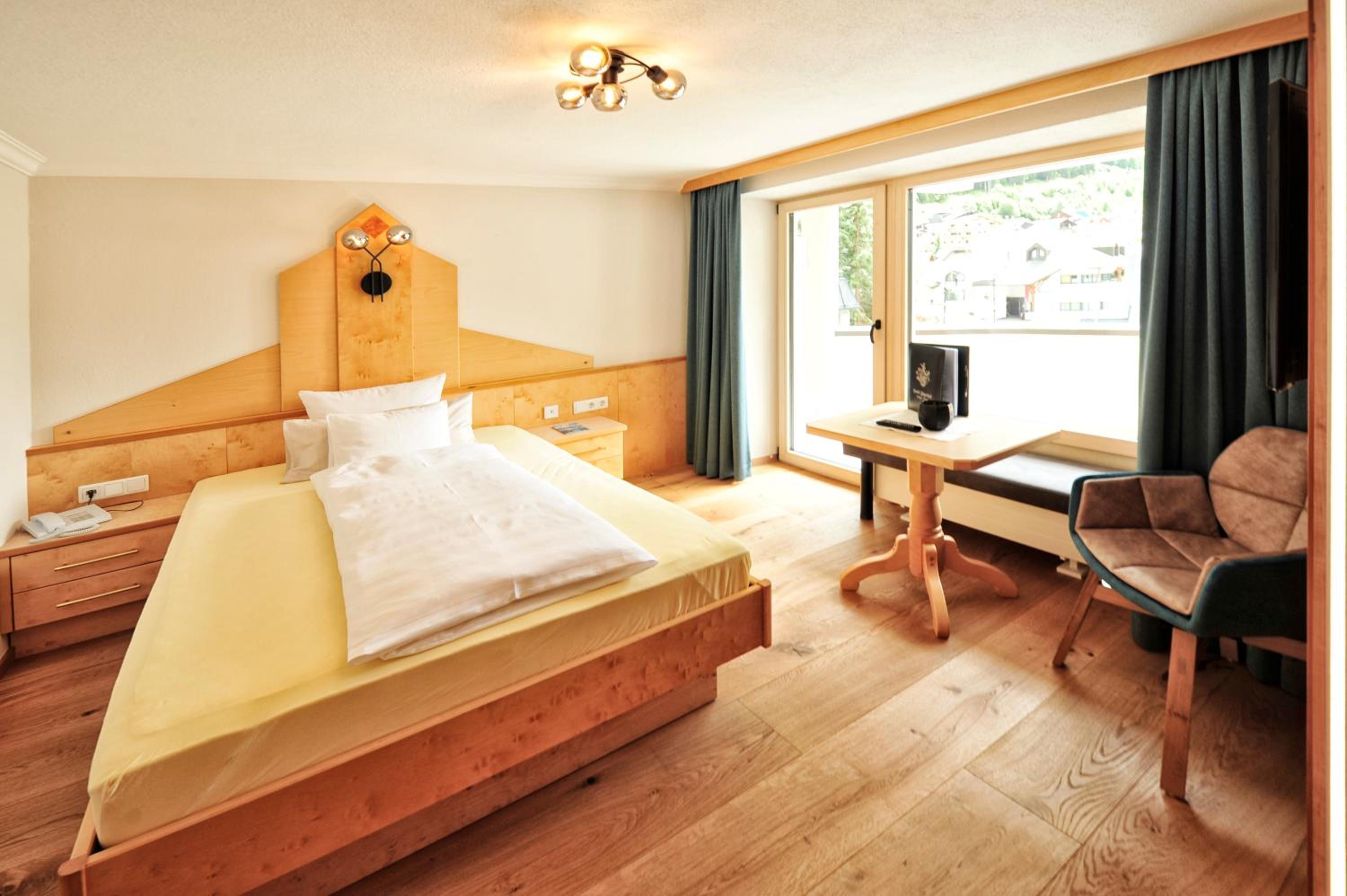 Single Room - West