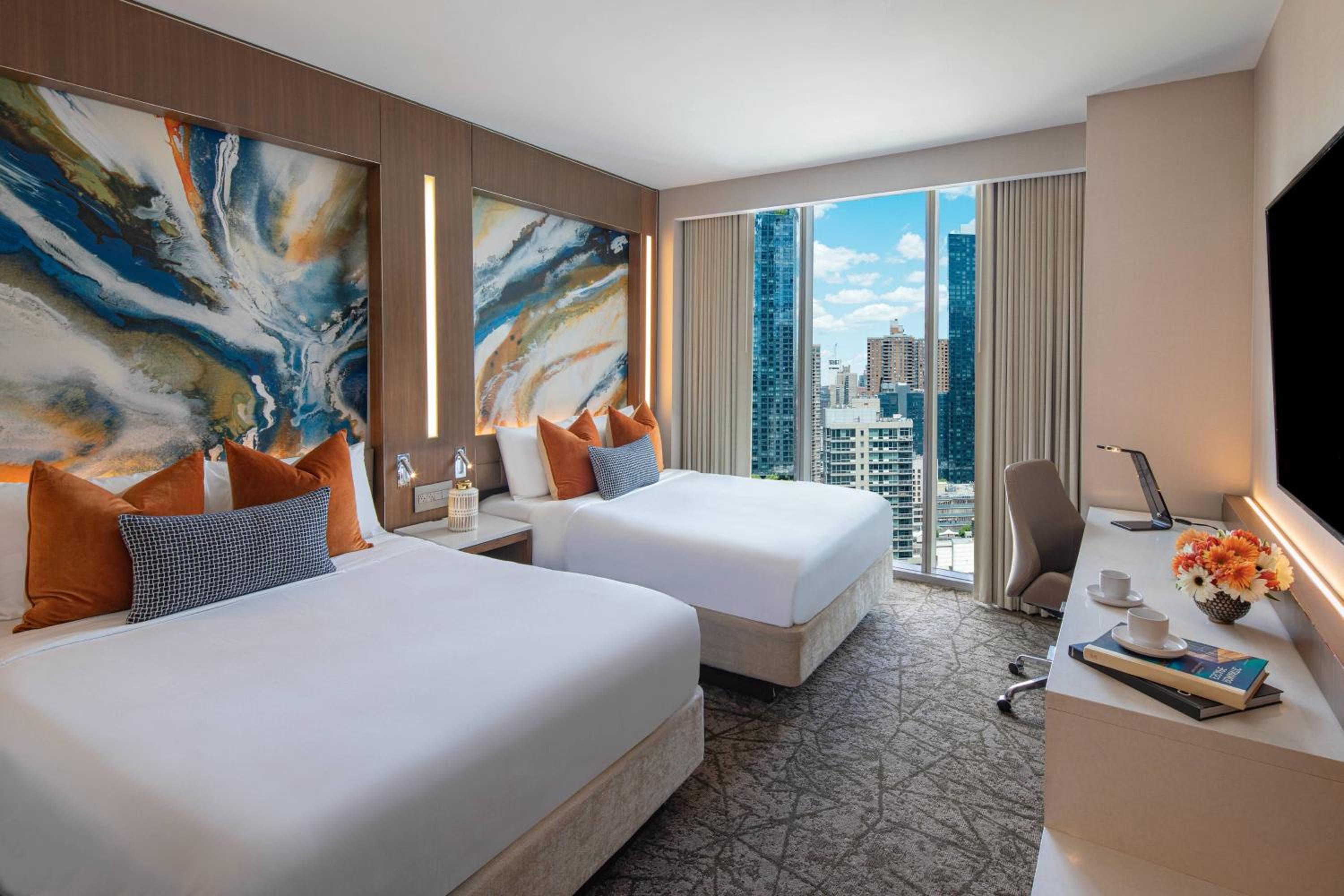 Guest room, 2 Queen, City view, High floor