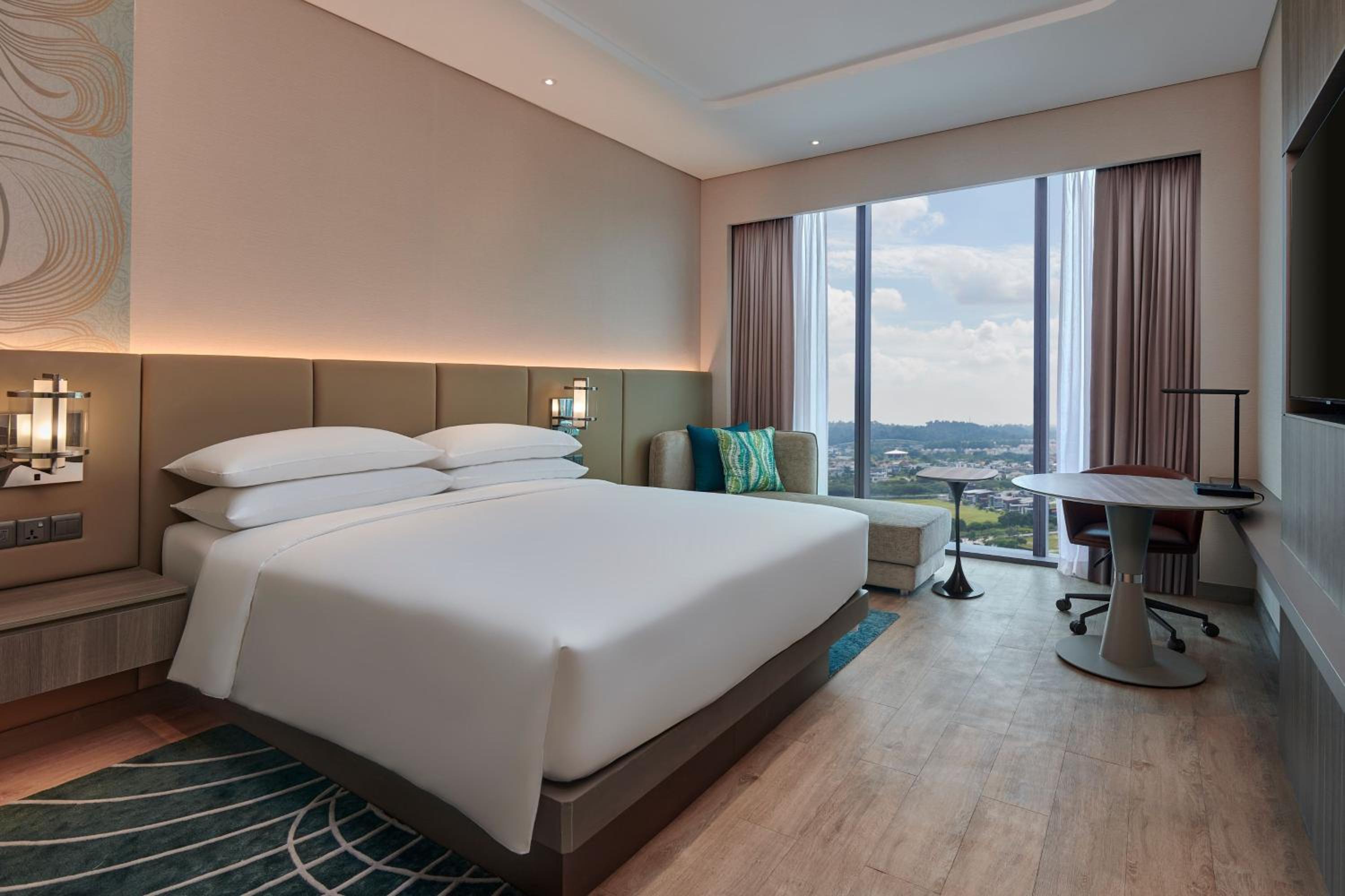 Deluxe Room King - Photo 3