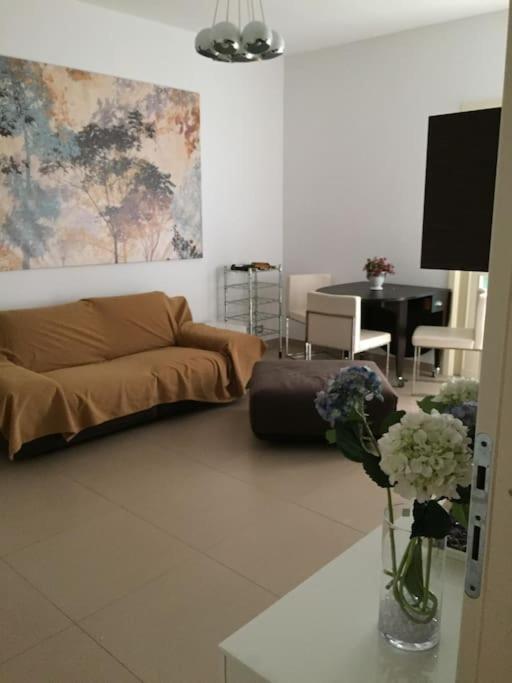 One-Bedroom Apartment - Sea Side
