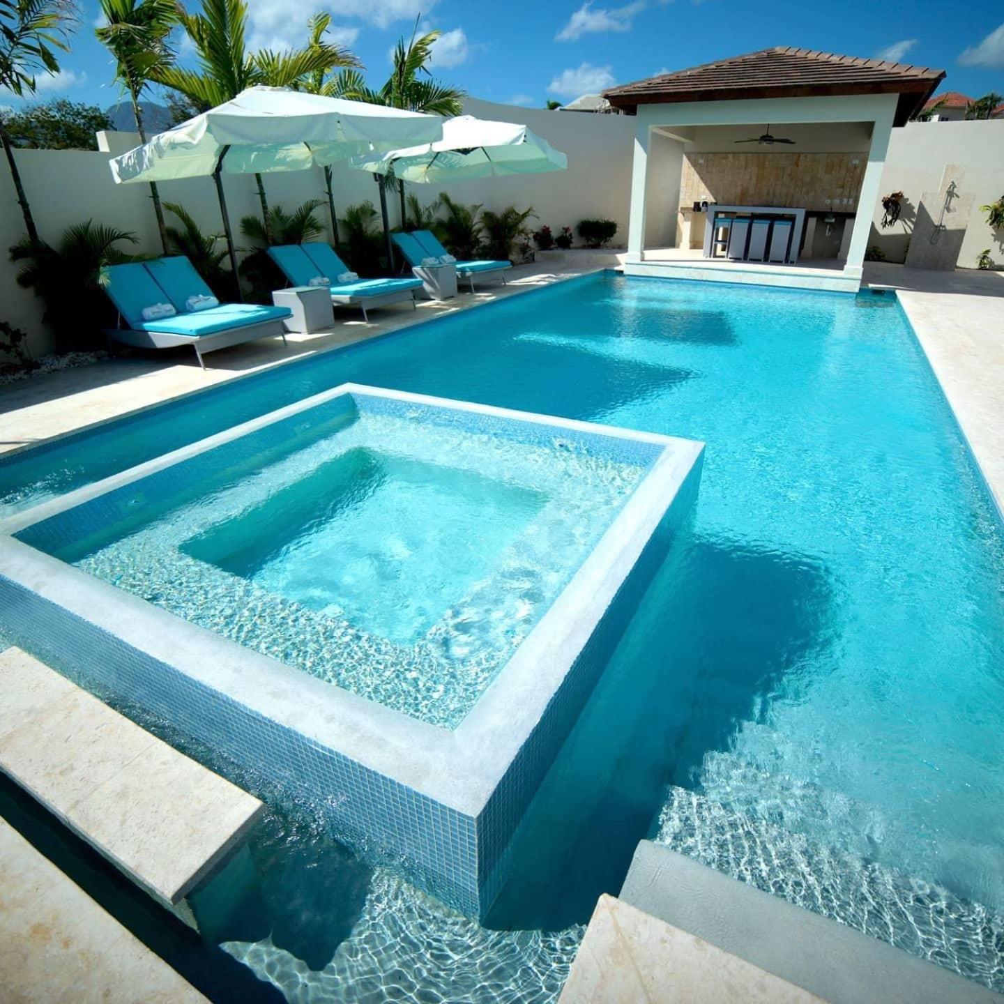 Villa photo 3