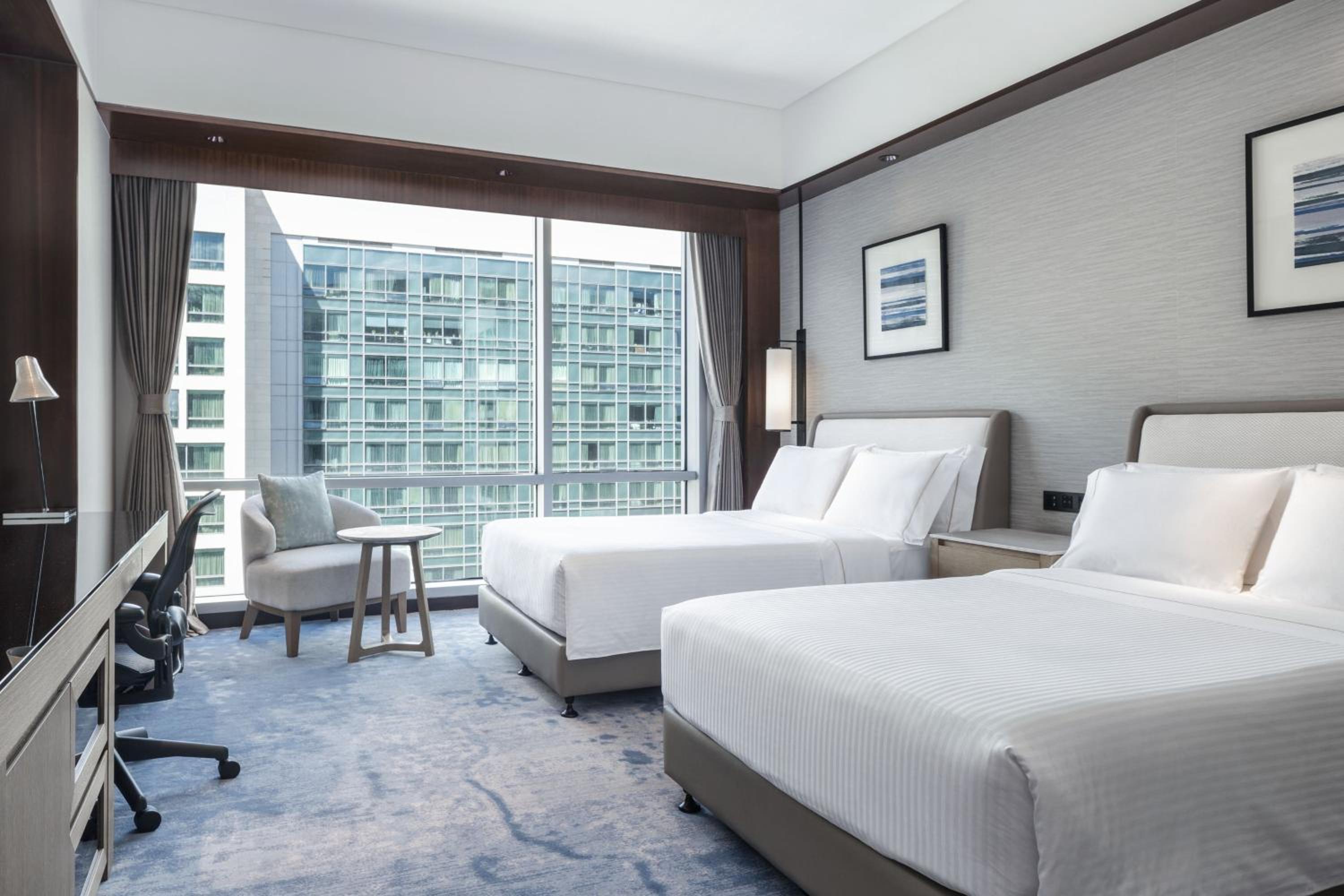Westin Deluxe Twin Room photo 3