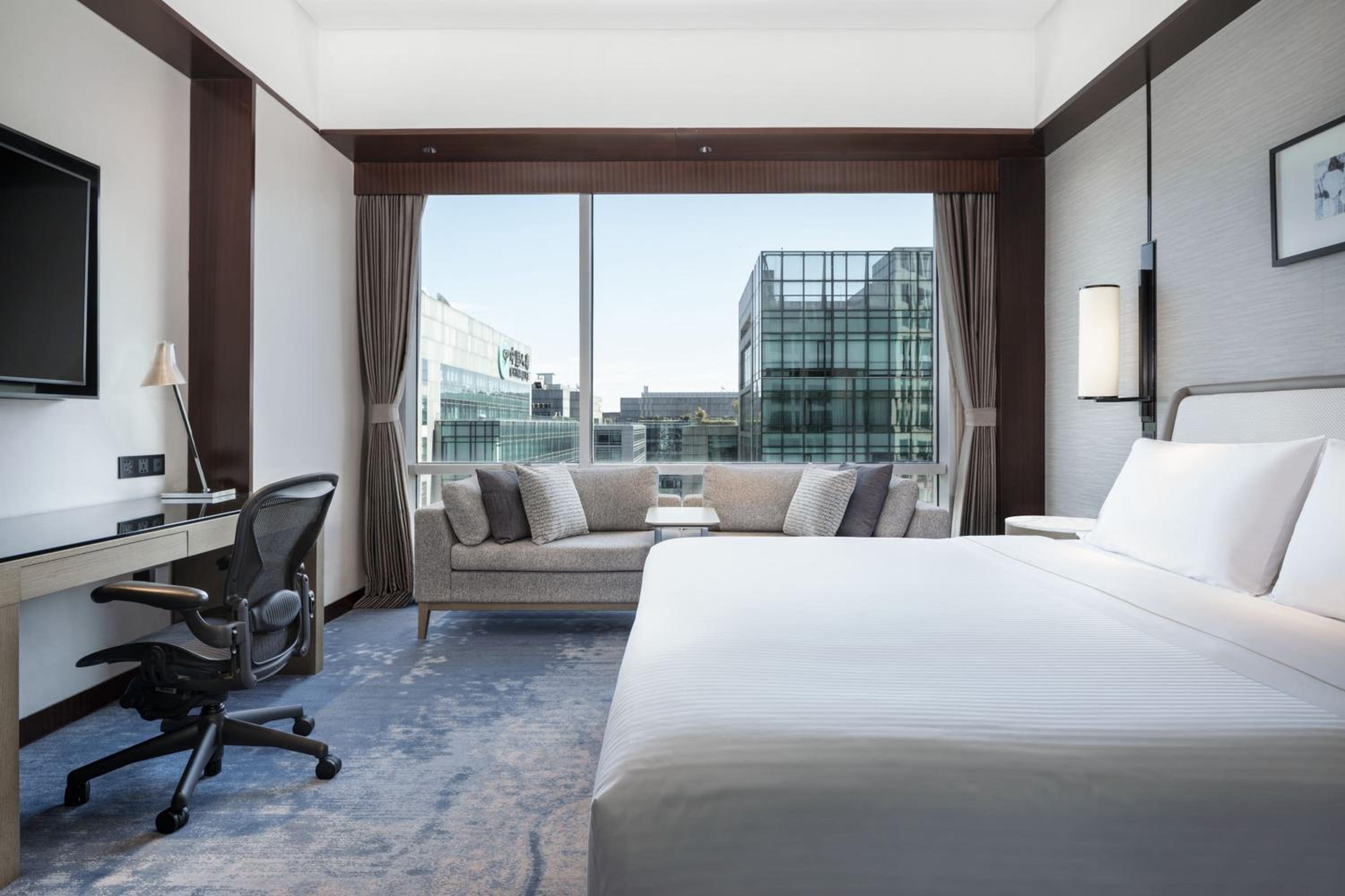 Westin Deluxe King Room photo 3
