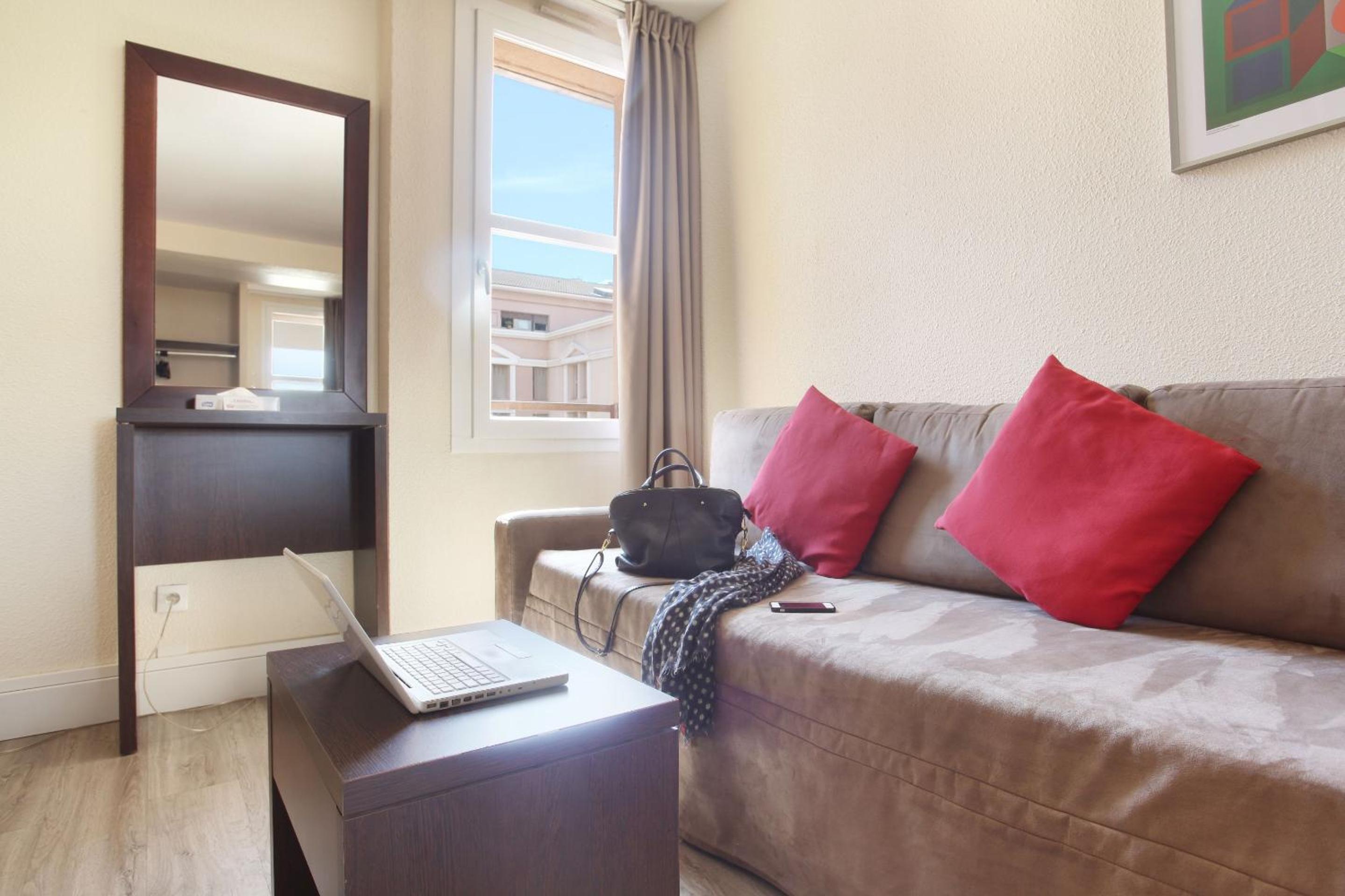 One-Bedroom Apartment (4 Adults) photo 3