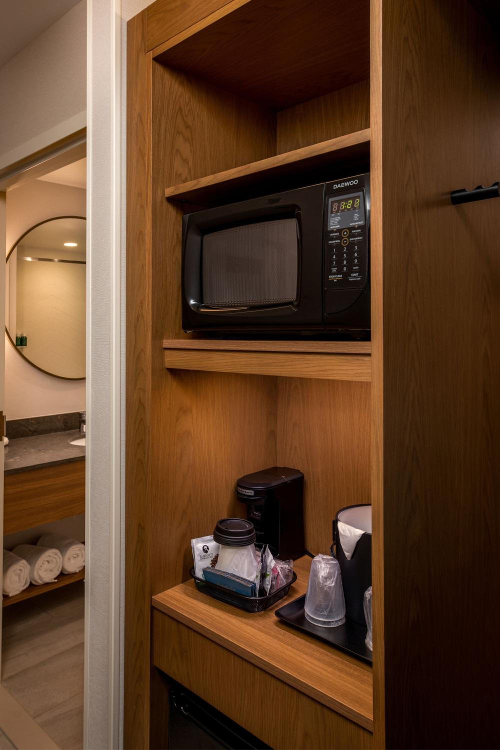 King Room - Hearing Accessible - Photo 3