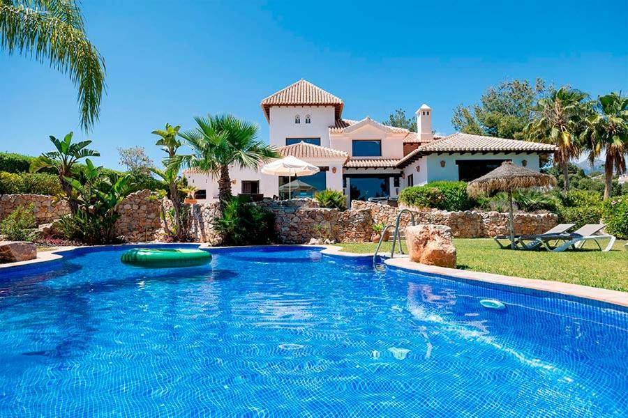 Villa photo 2