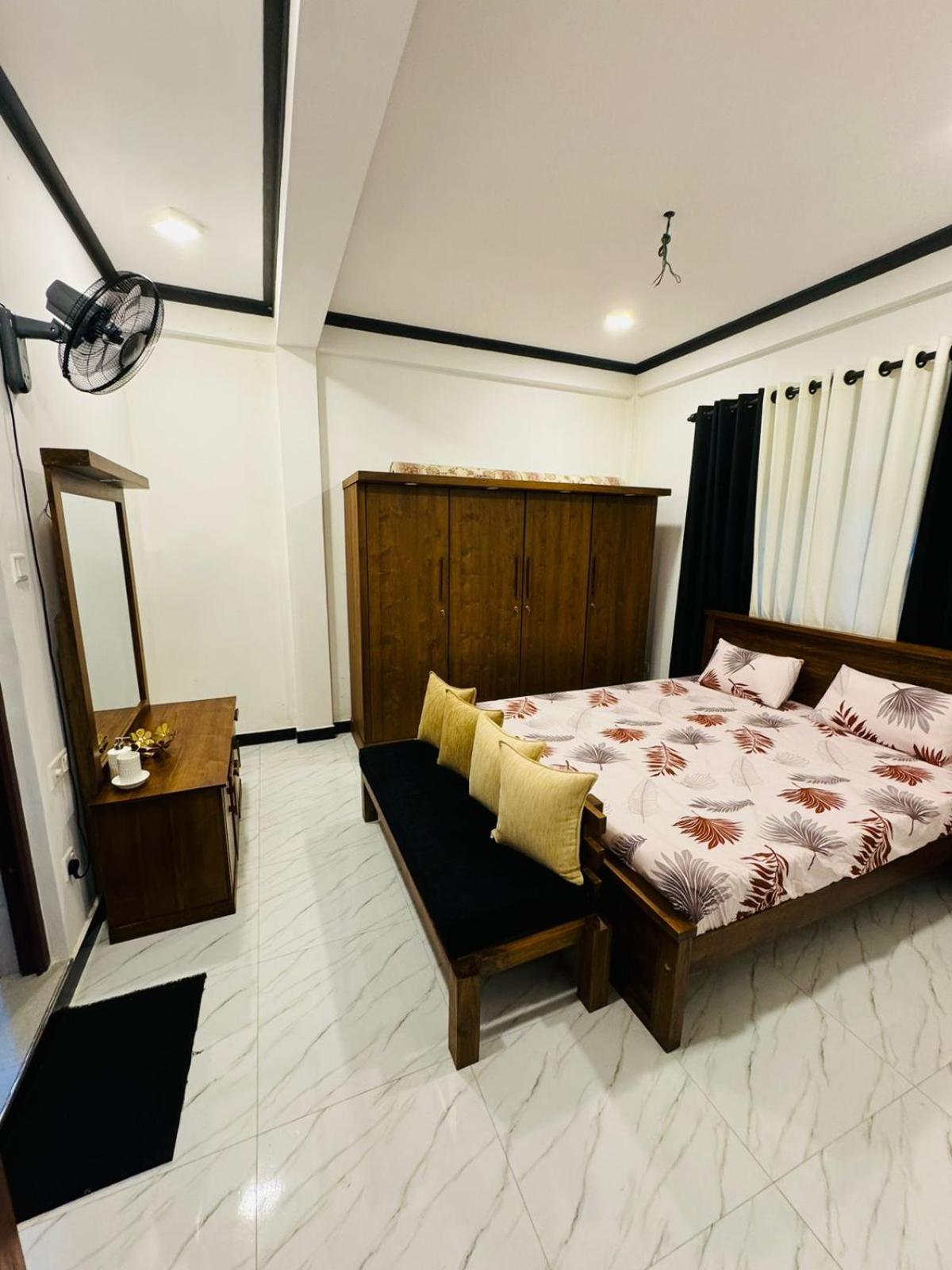 Deluxe Room (2 Adults + 1 Child)