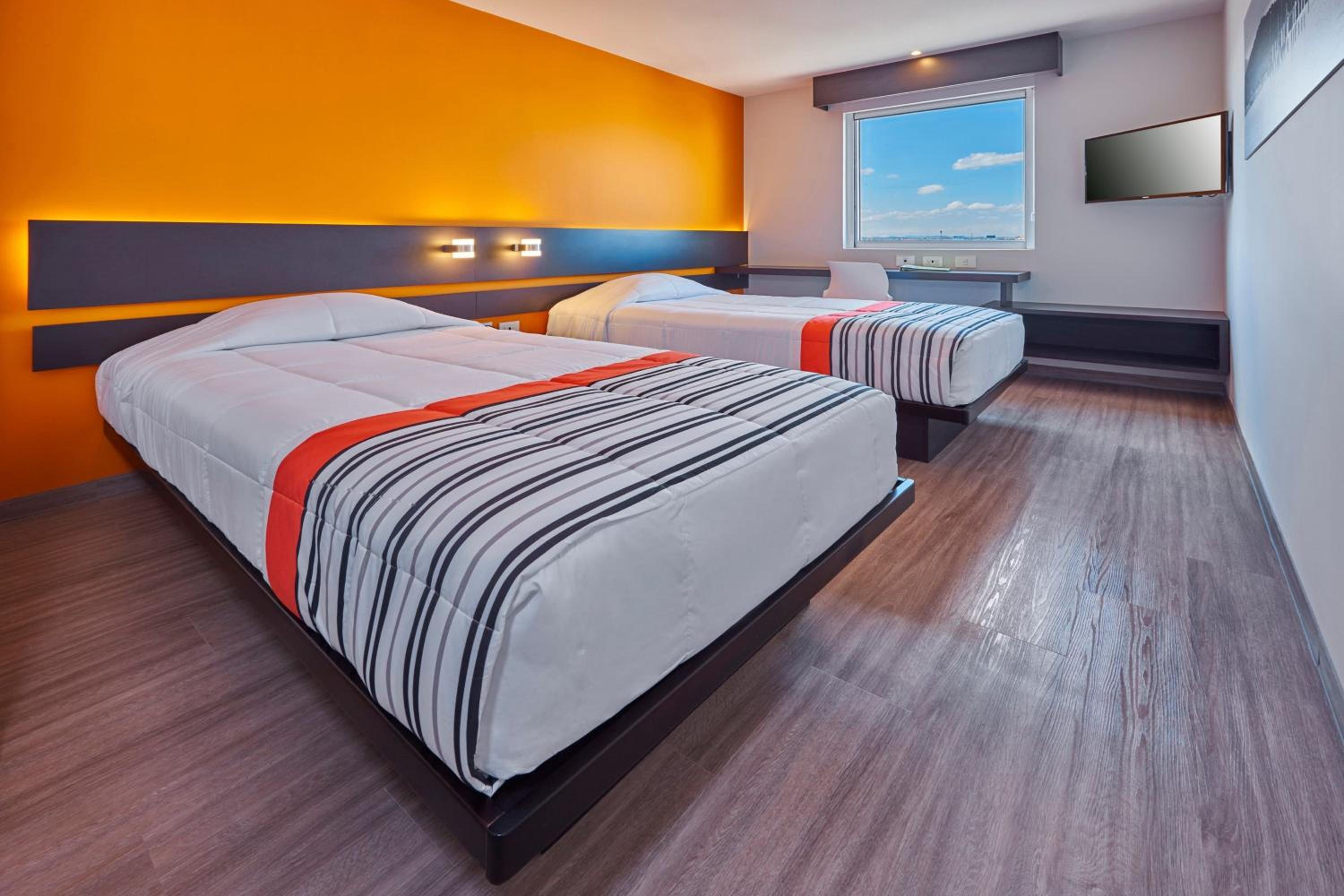 Twin Room - Photo 10