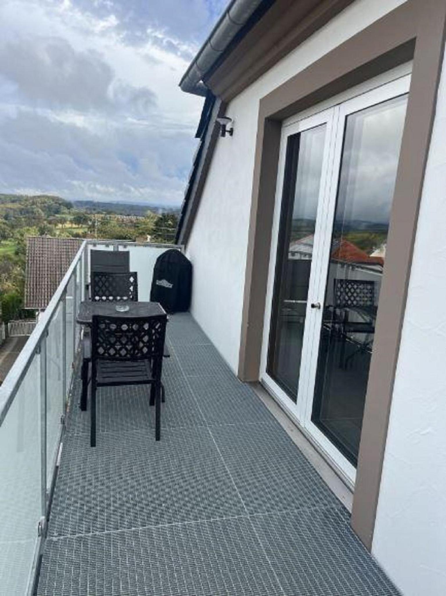 Studio with Balcony photo 2