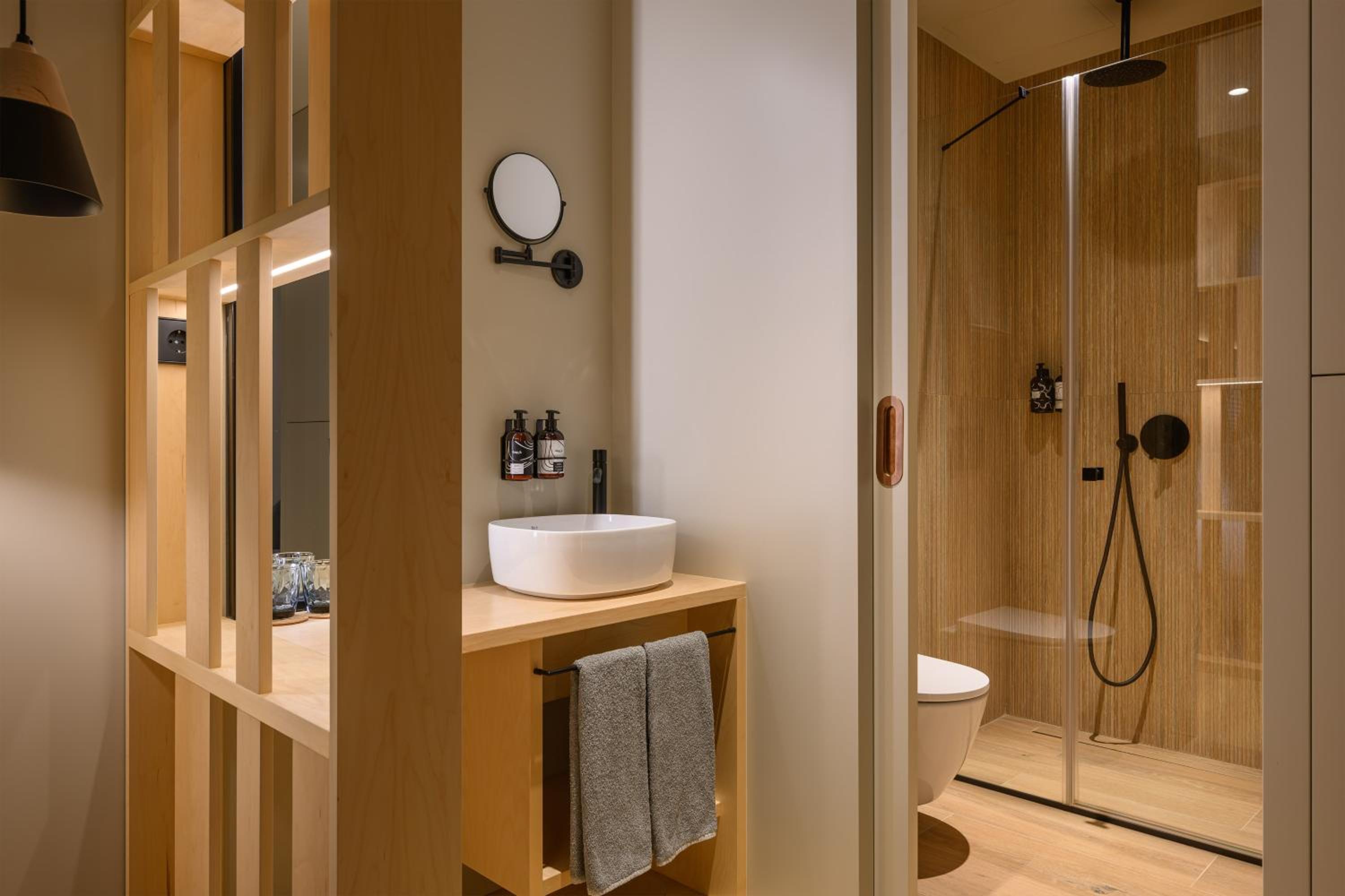 INNSIDE Room - Photo 4