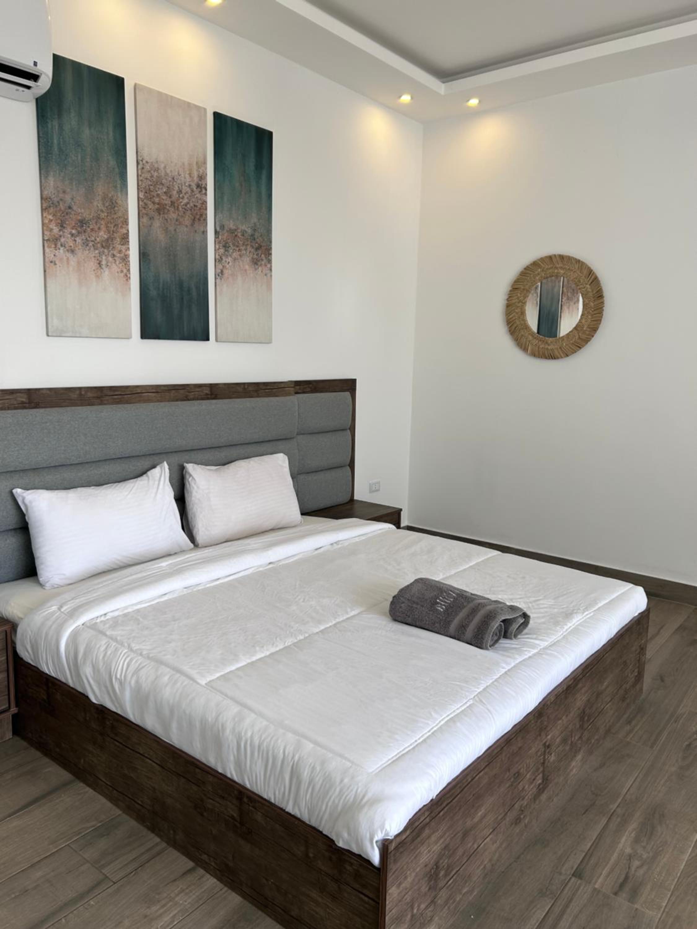 One-Bedroom House photo 1