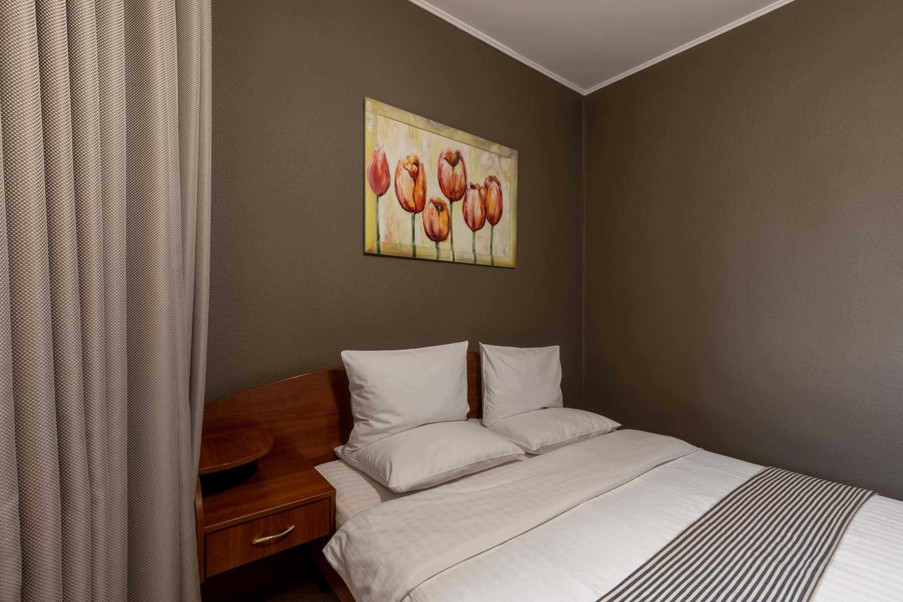 Double Room with Two Double Beds photo 2