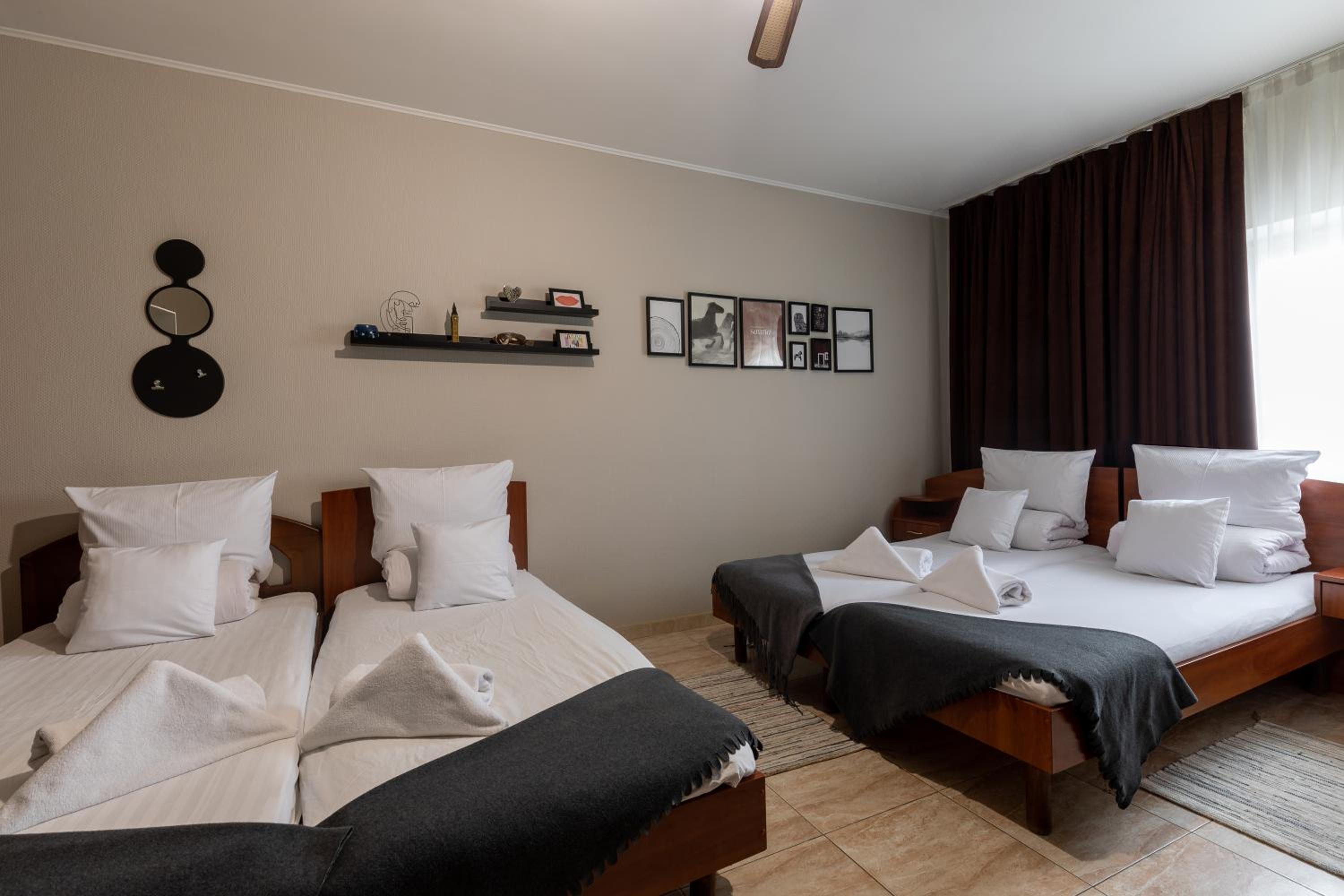 Comfort Triple Room with Shower photo 3