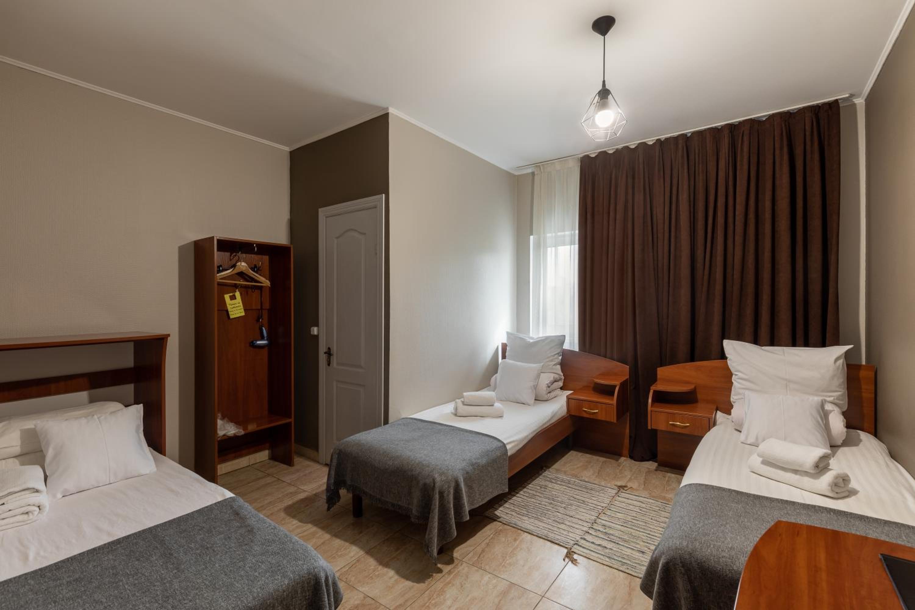 Comfort Triple Room with Shower photo 2