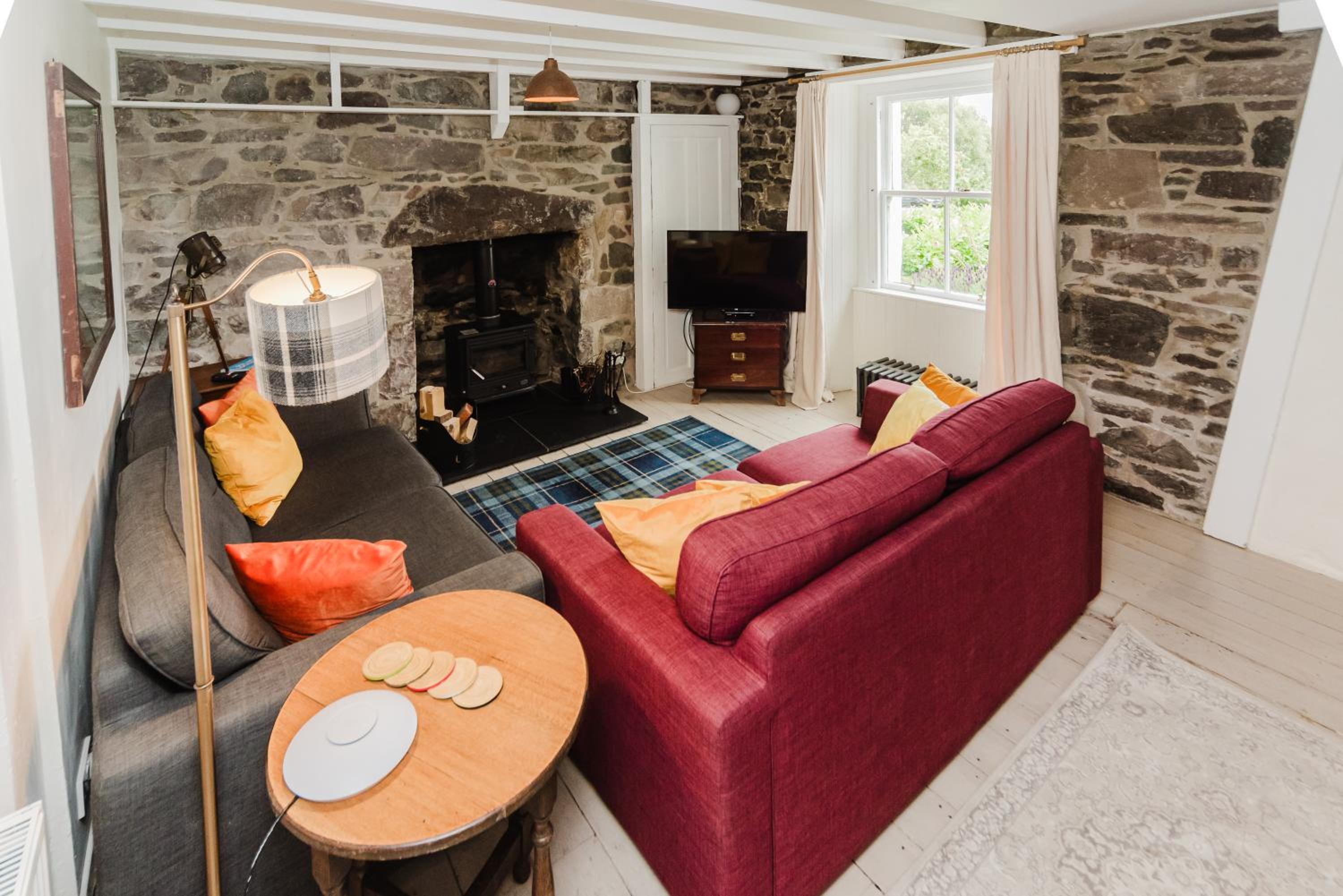 Farmhouse - Photo 1