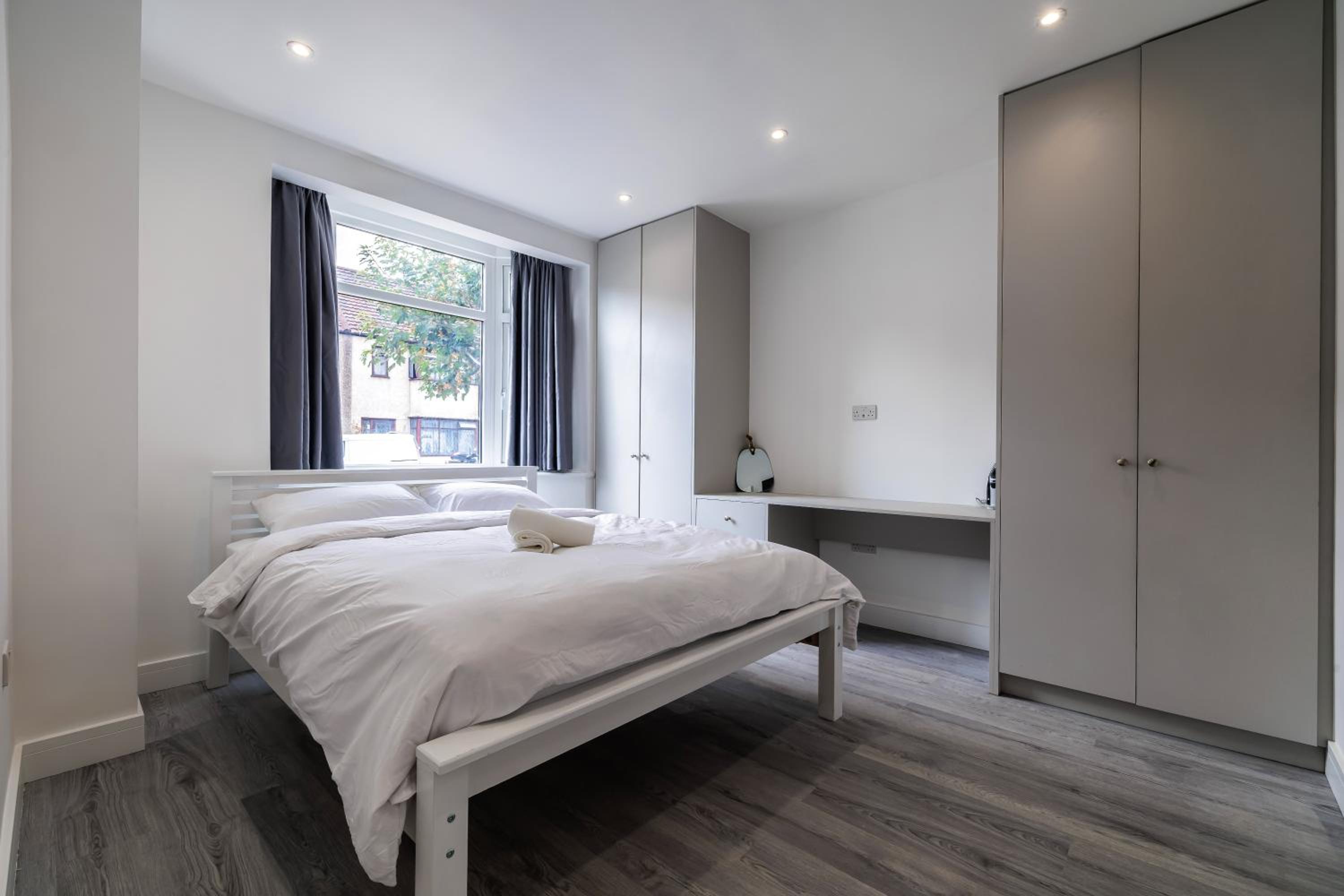 Four-Bedroom House photo 1