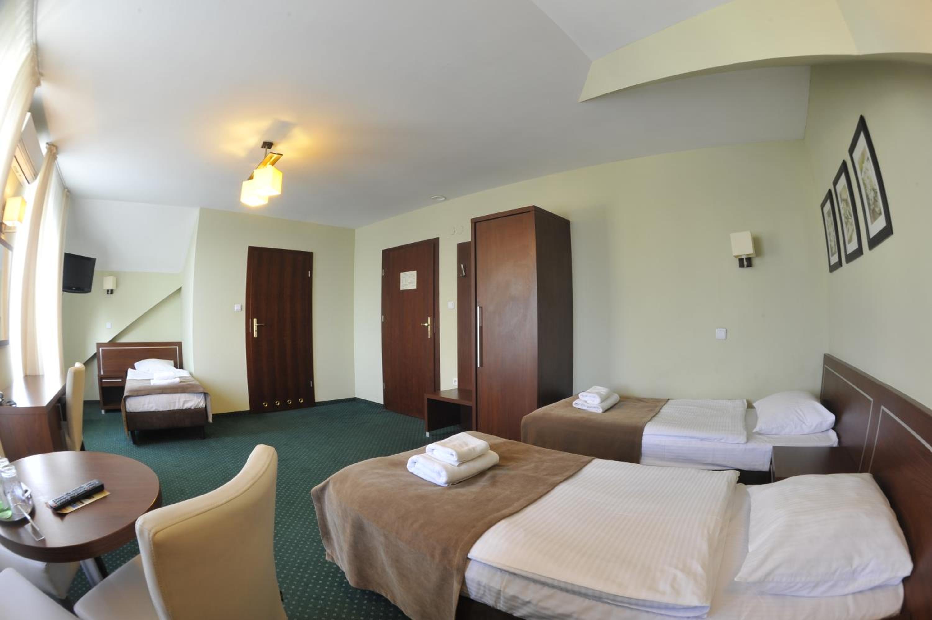 Classic Triple Room - Photo 3