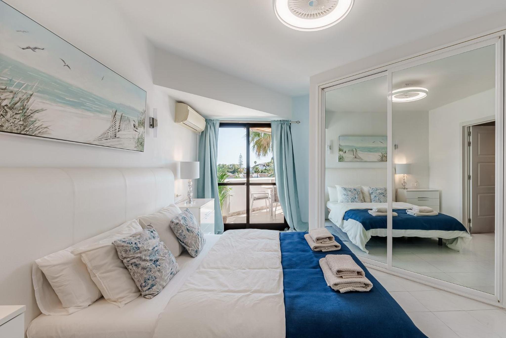 Two-Bedroom Apartment with Sea View photo 2