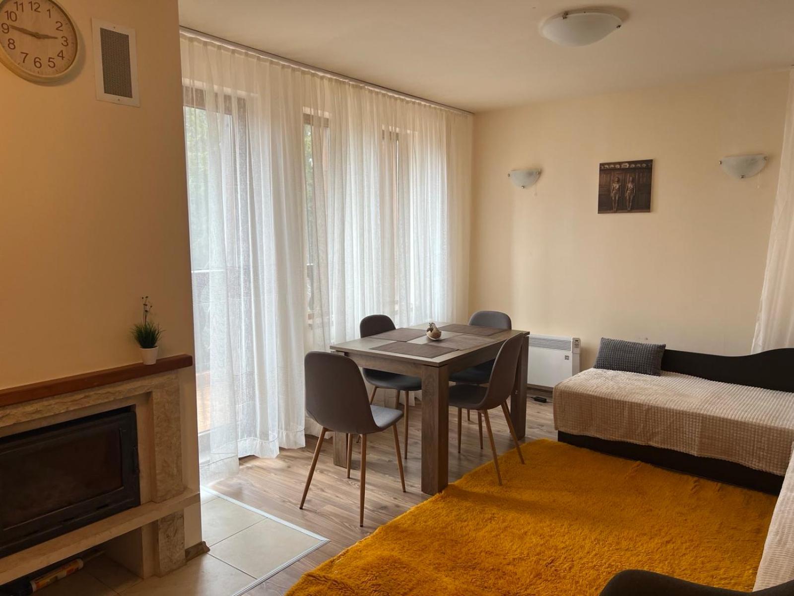 Apartment With Balcony photo 2