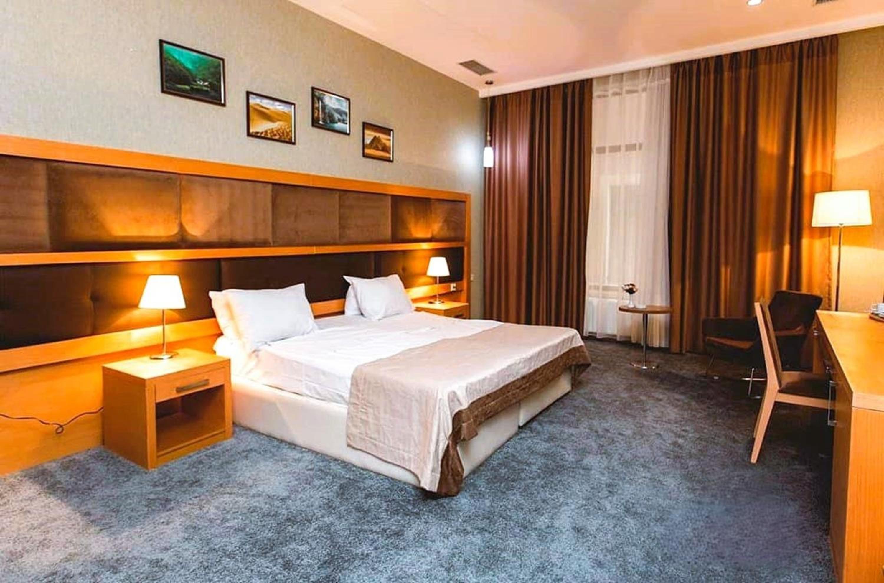 Double or Twin Room with Swimming Pool Access