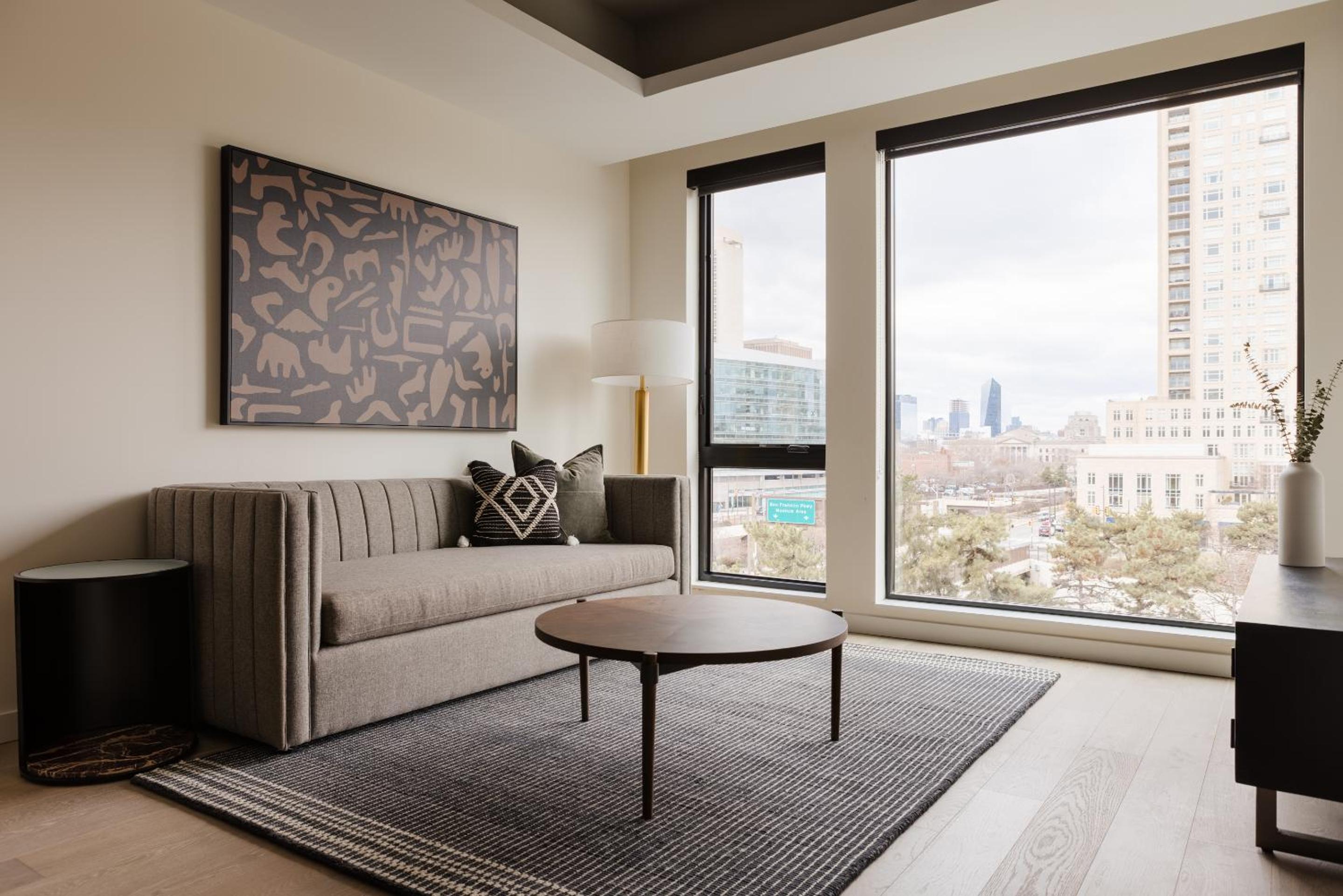 Deluxe One-Bedroom Apartment