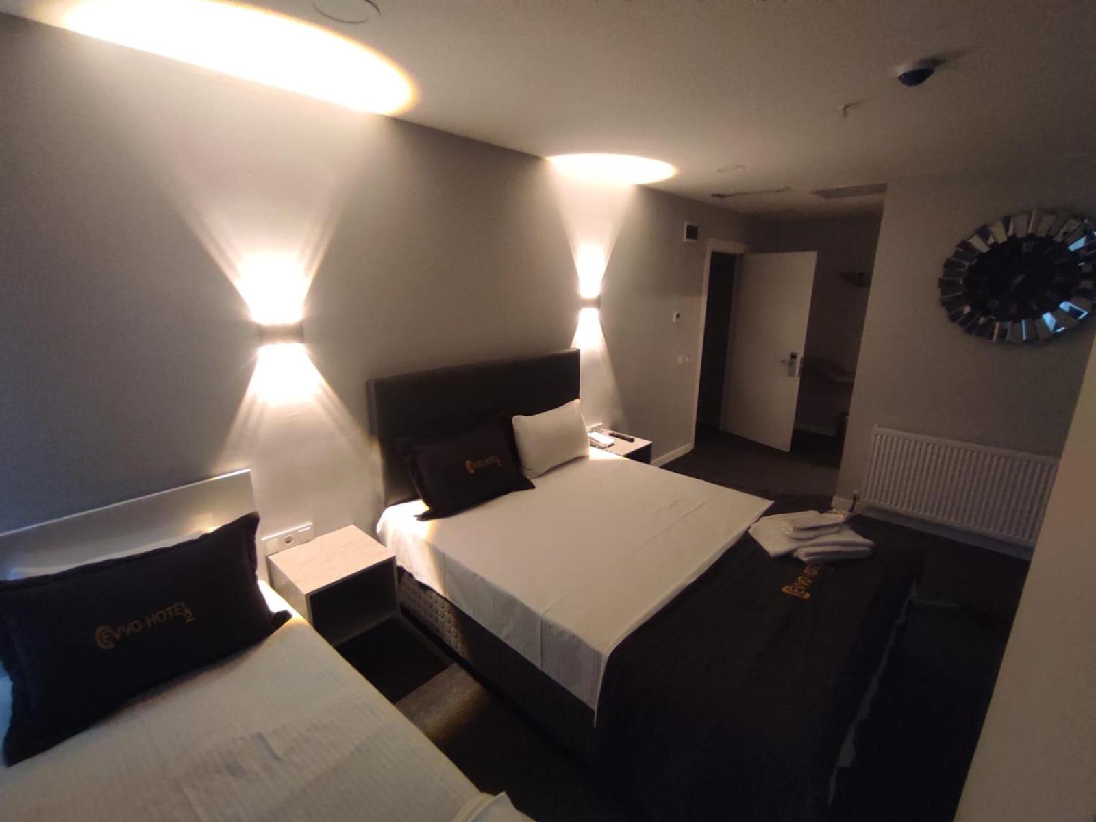 Basic Triple Room with Shared Bathroom photo 3