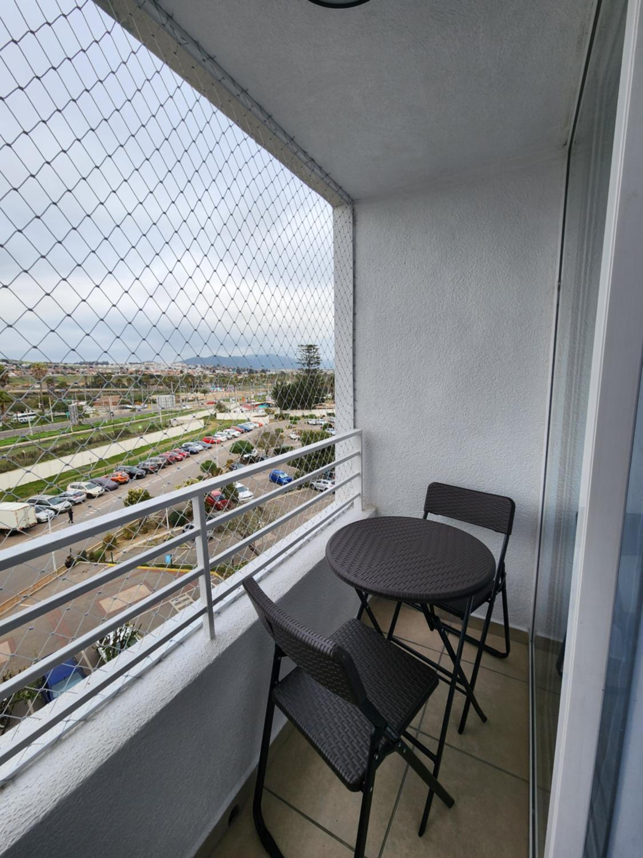 Three-Bedroom Apartment with Balcony photo 3